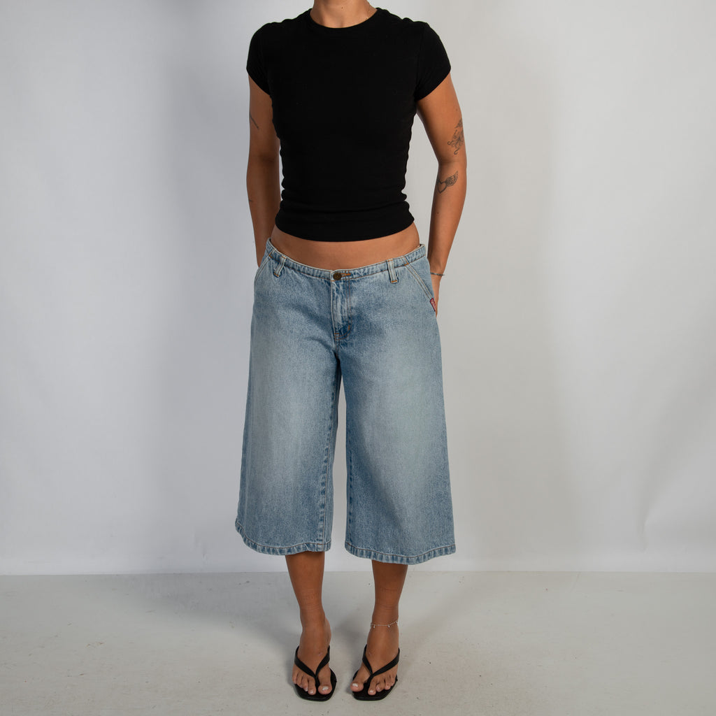 LIGHT WASH WIDE LEG JORTS