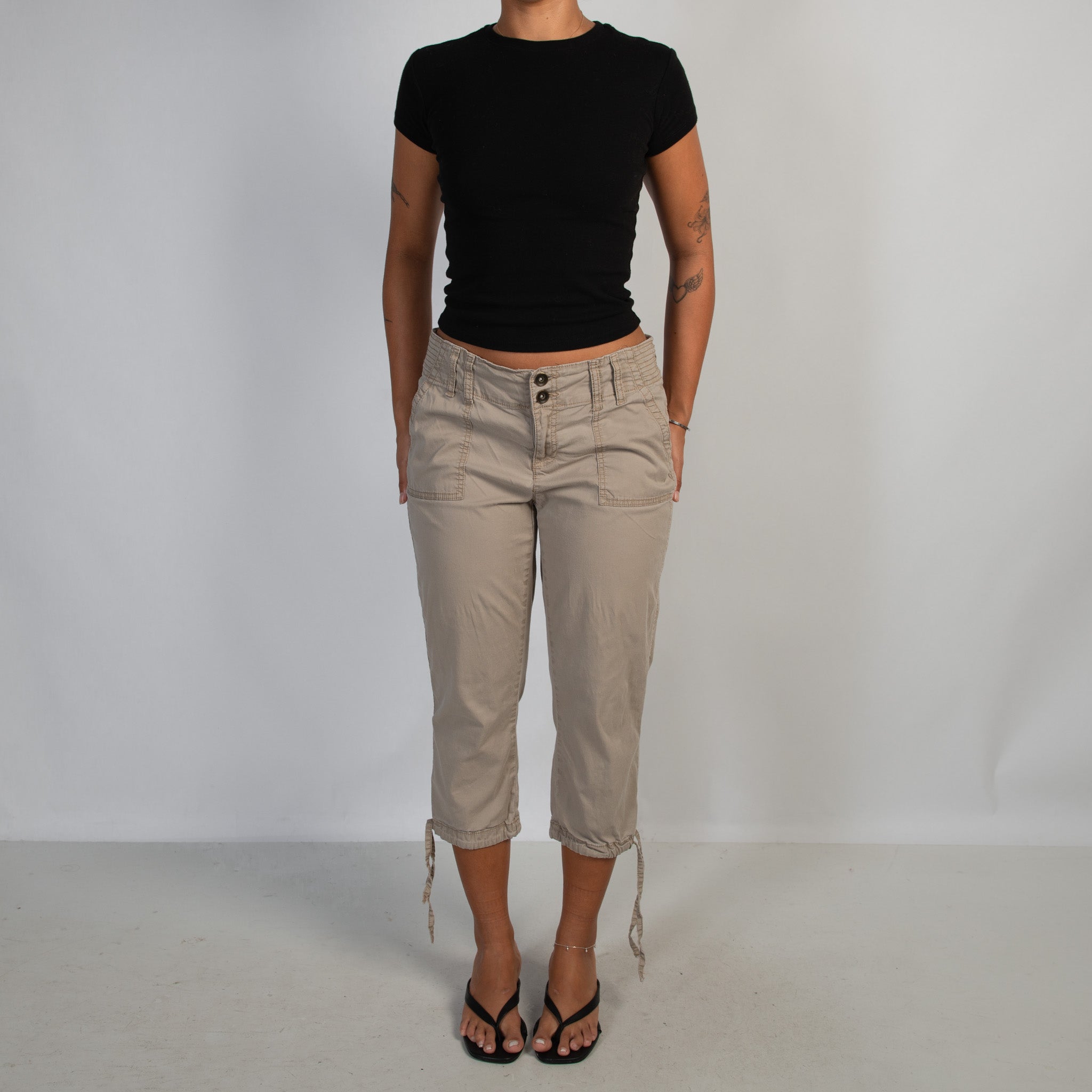 CREAM CARGO CROP PANTS