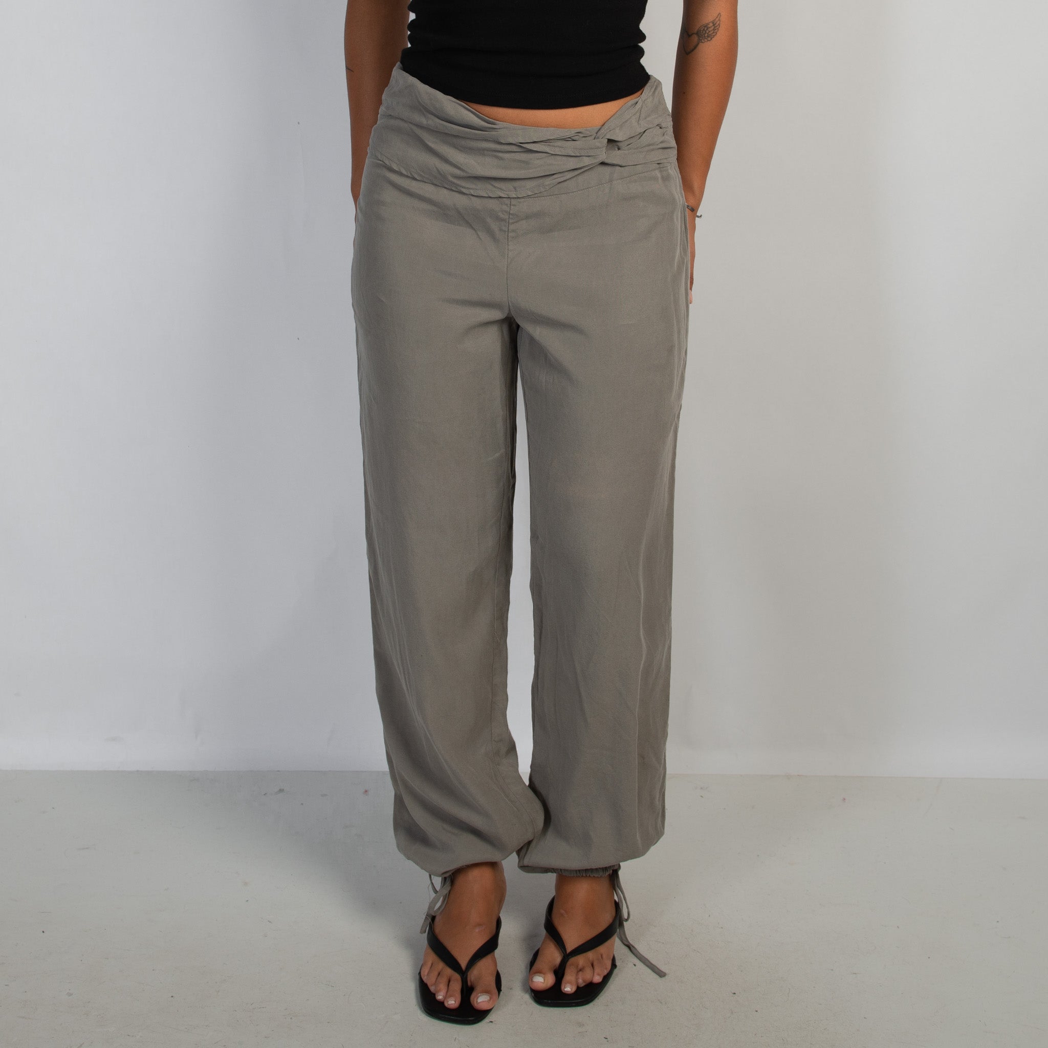GREY STRAIGHT LEG PANTS