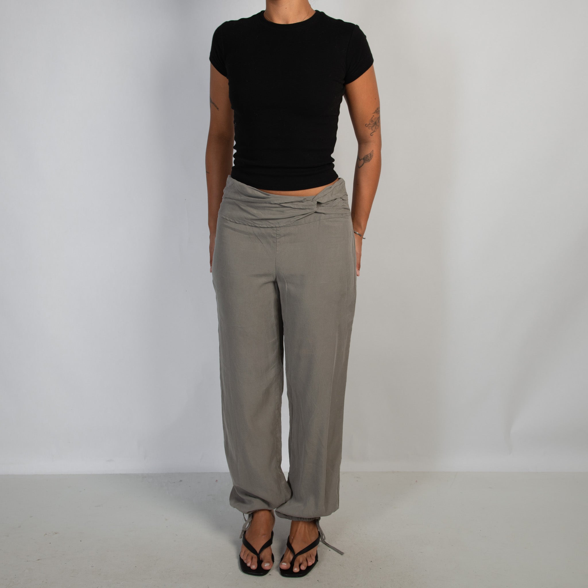 GREY STRAIGHT LEG PANTS