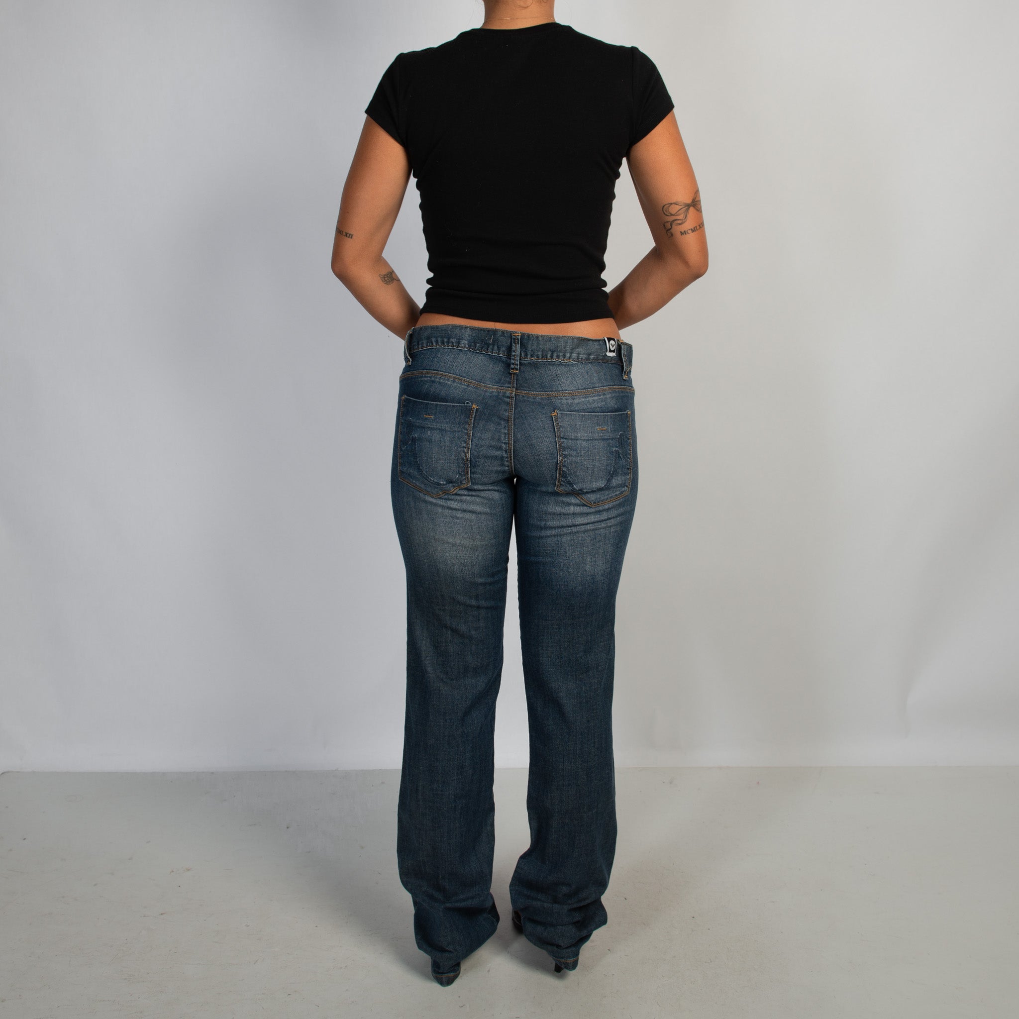LOW RISE BOOTCUT JEANS