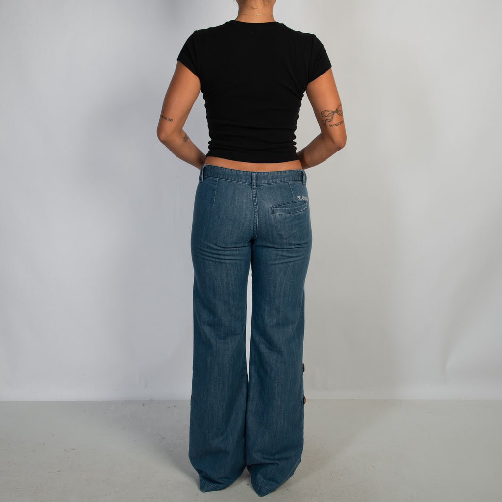 LOW RISE BOOTCUT JEANS