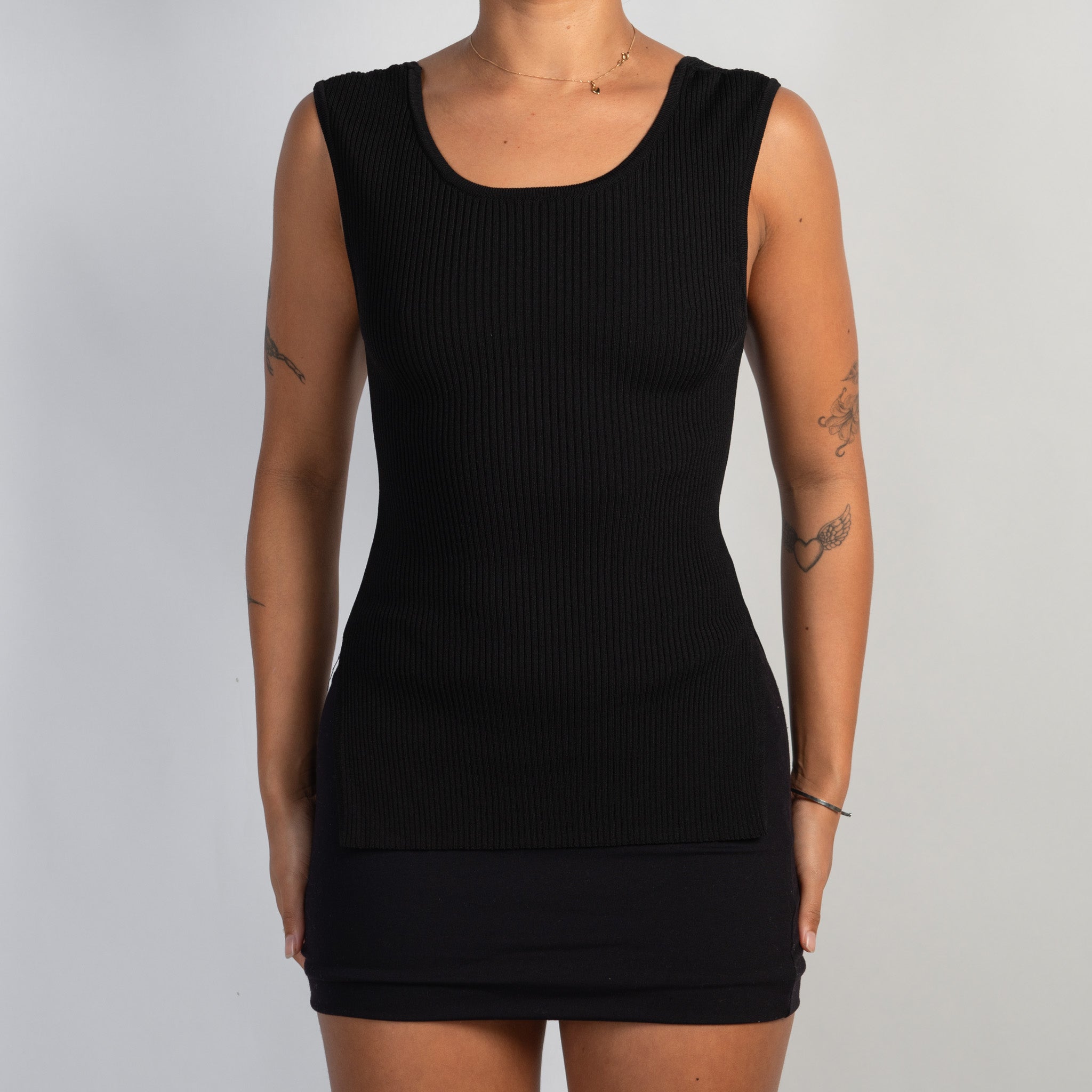 REVERSIBLE SCOOP TANK TOP
