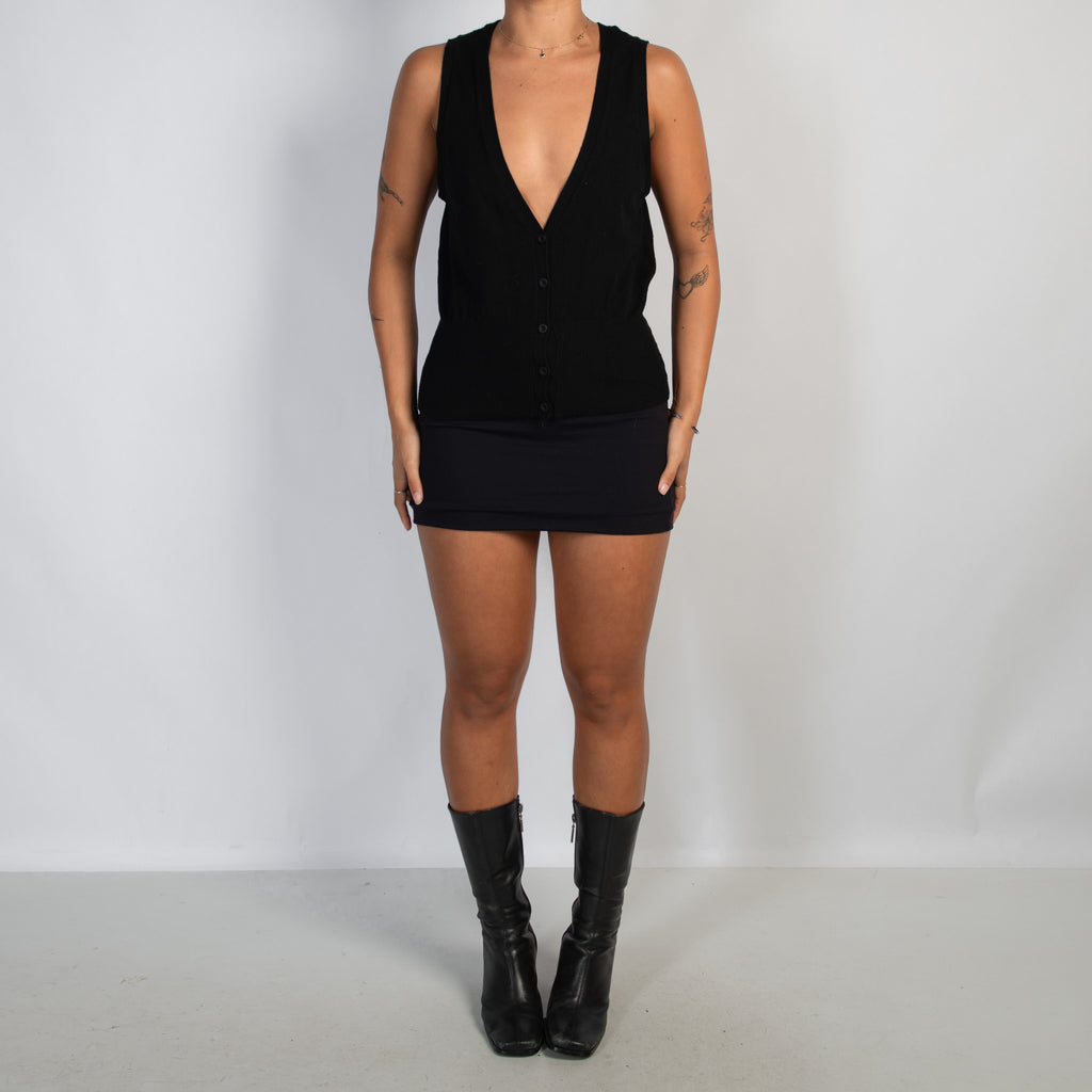 BLACK KNIT BUTTON VEST