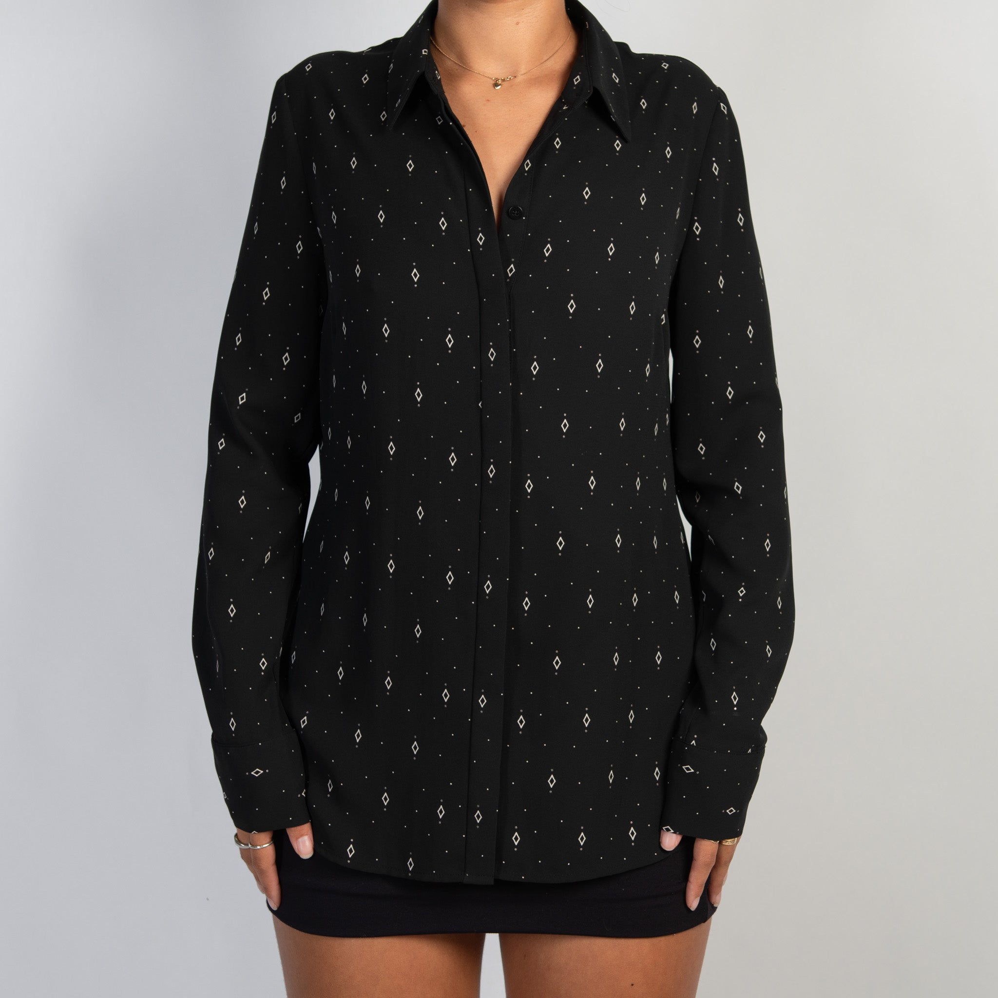 BLACK PATTERN BLOUSE