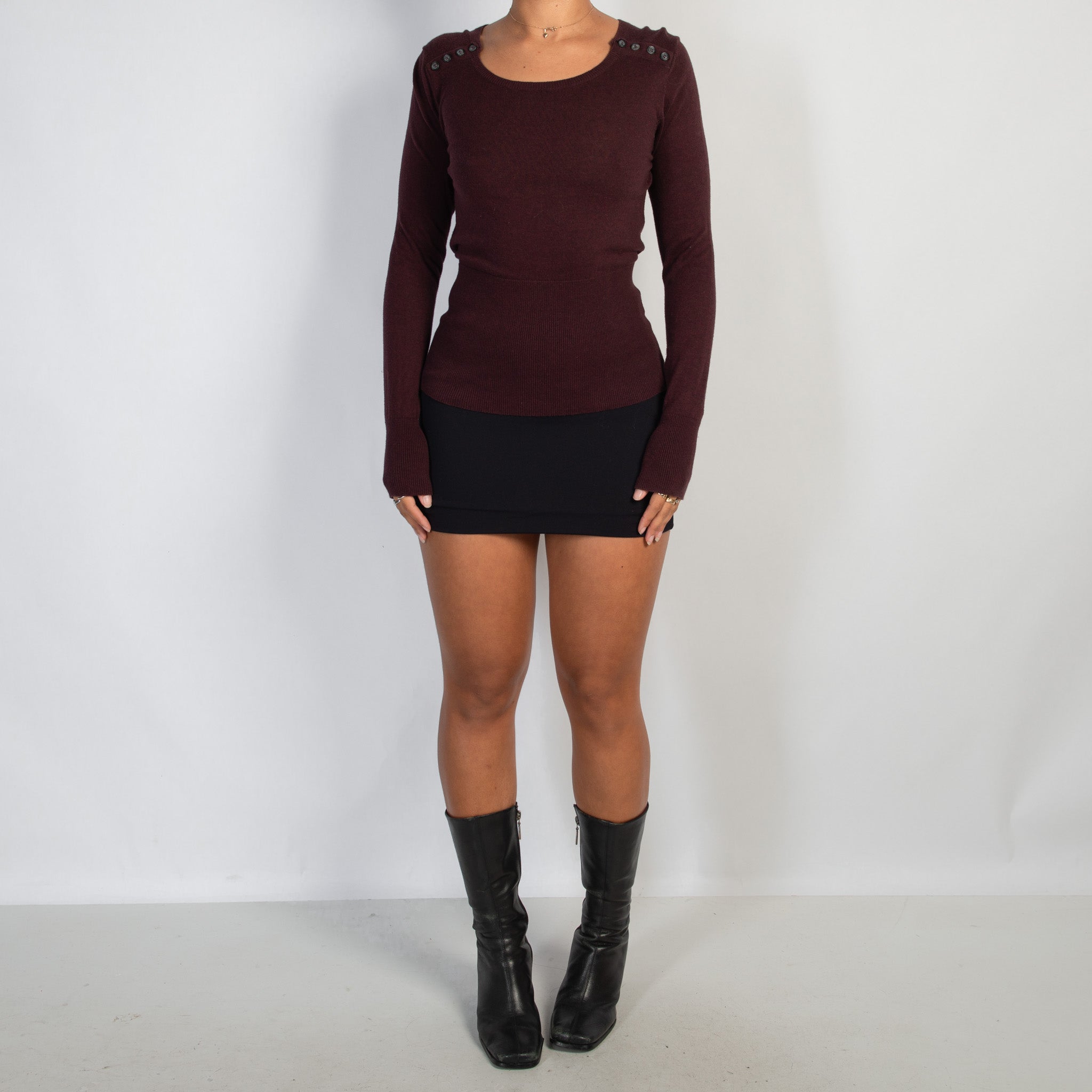 PLUM KNIT BUTTON TOP