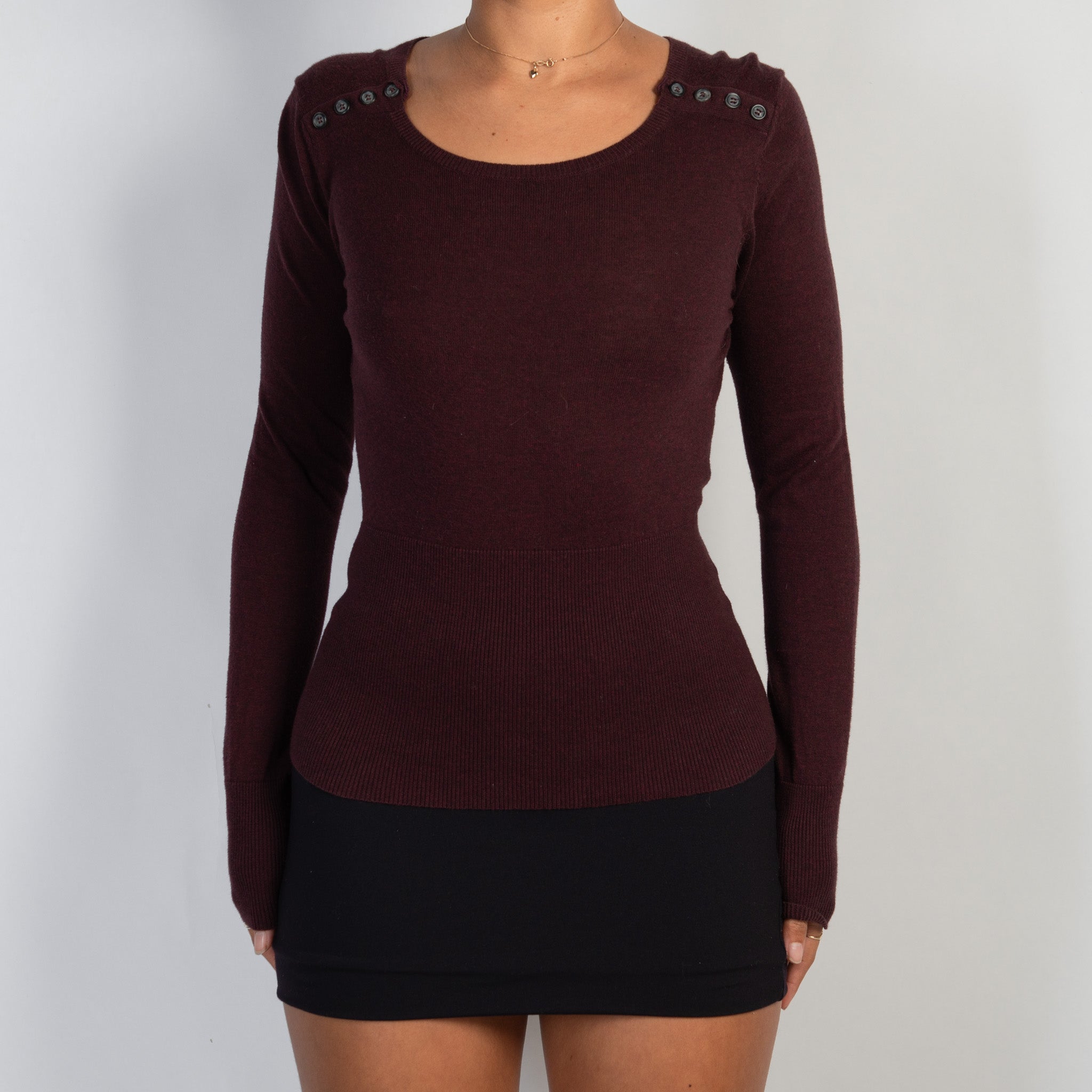 PLUM KNIT BUTTON TOP