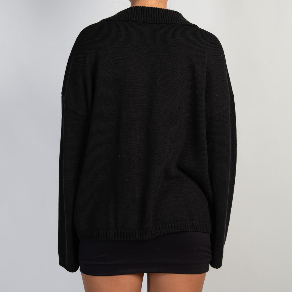 BLACK COLLARED KNIT SWEATER