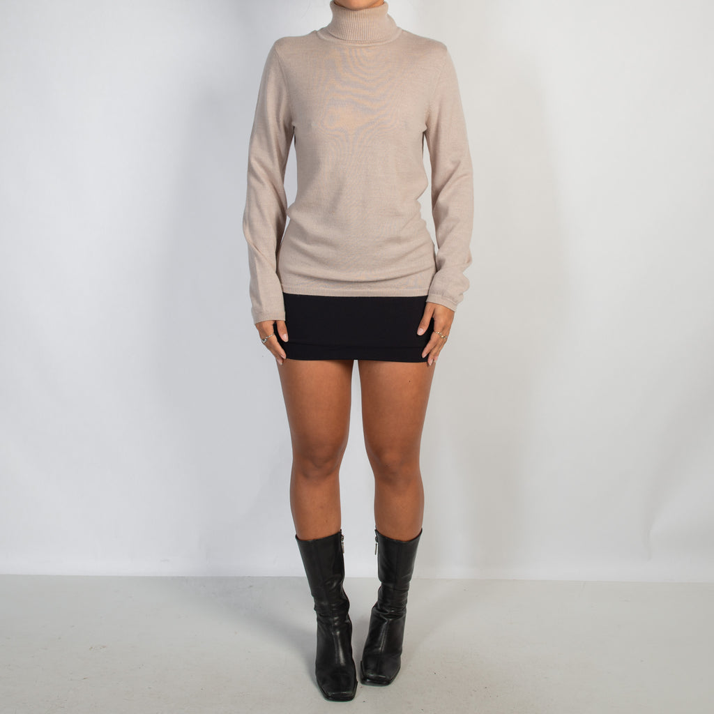 BEIGE WOOL TURTLENECK TOP