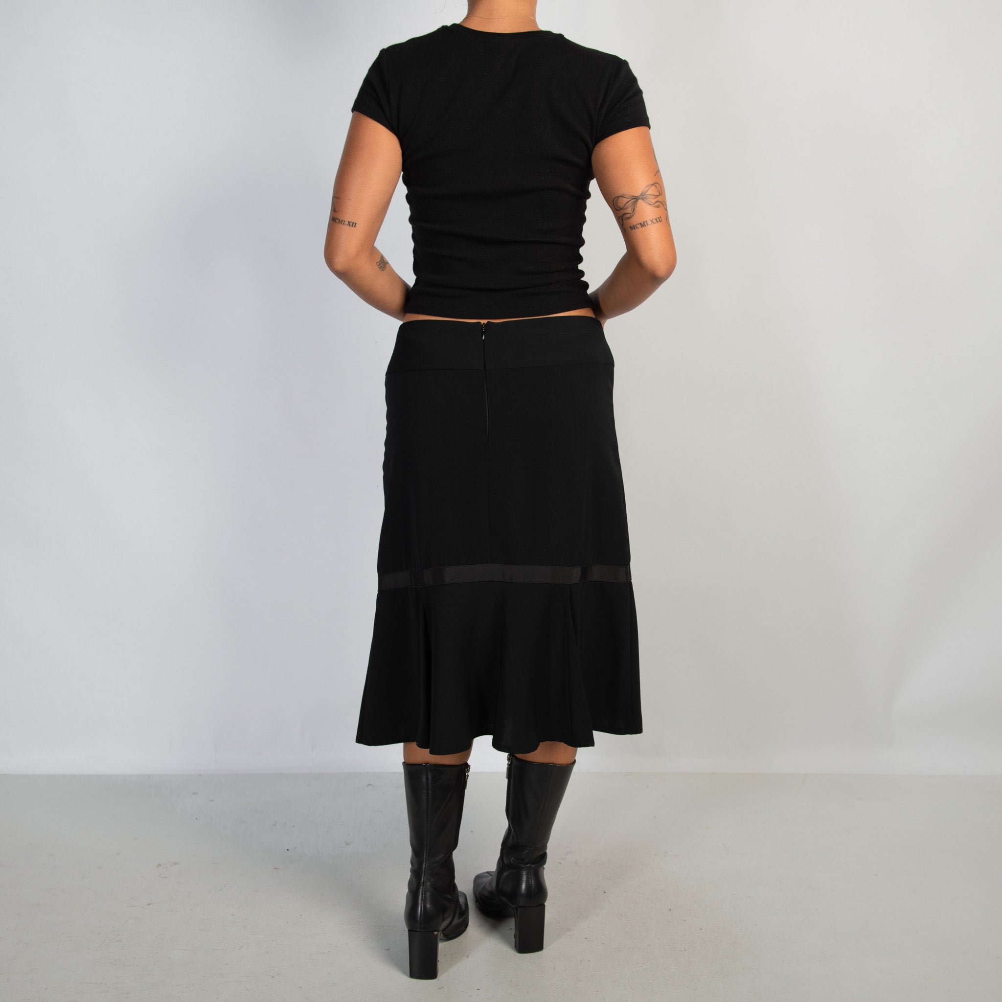 BLACK RIBBON MIDI SKIRT