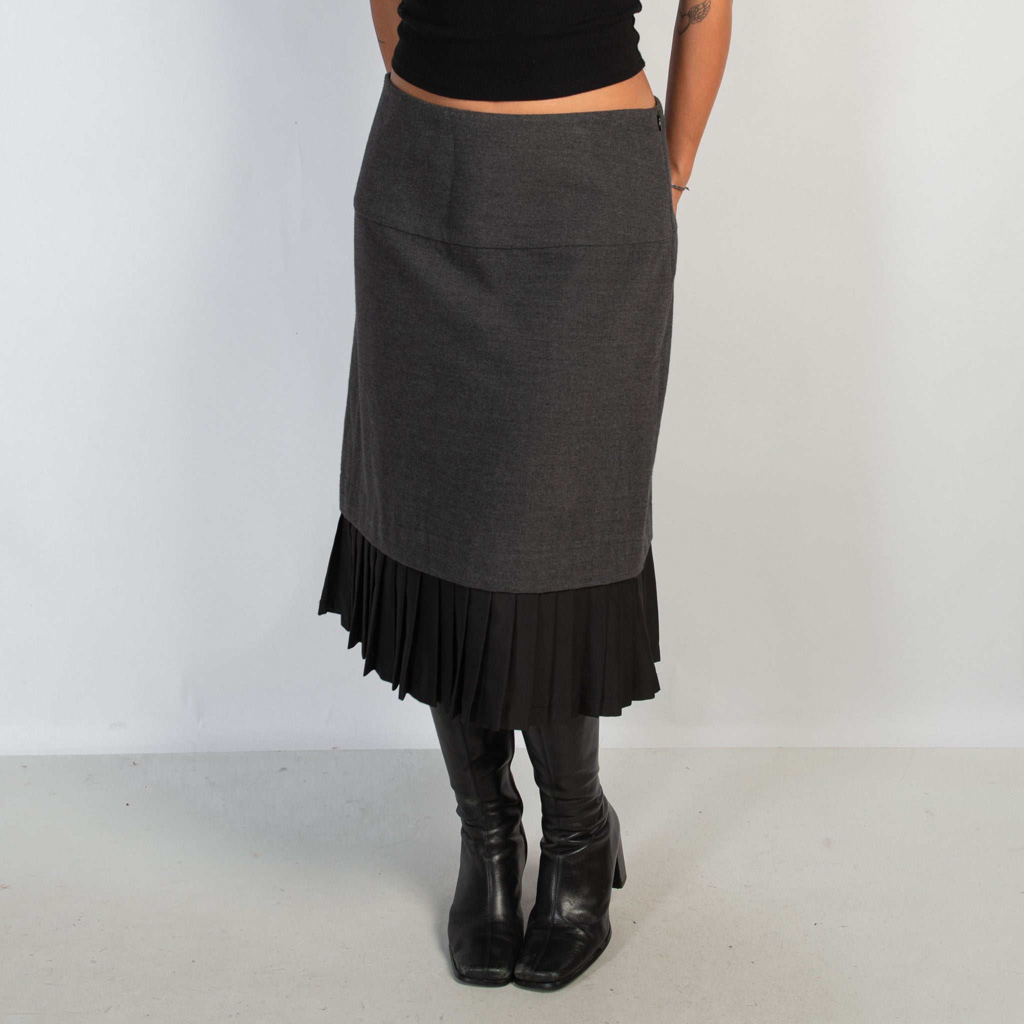 CHARCOAL LAYERED SKIRT
