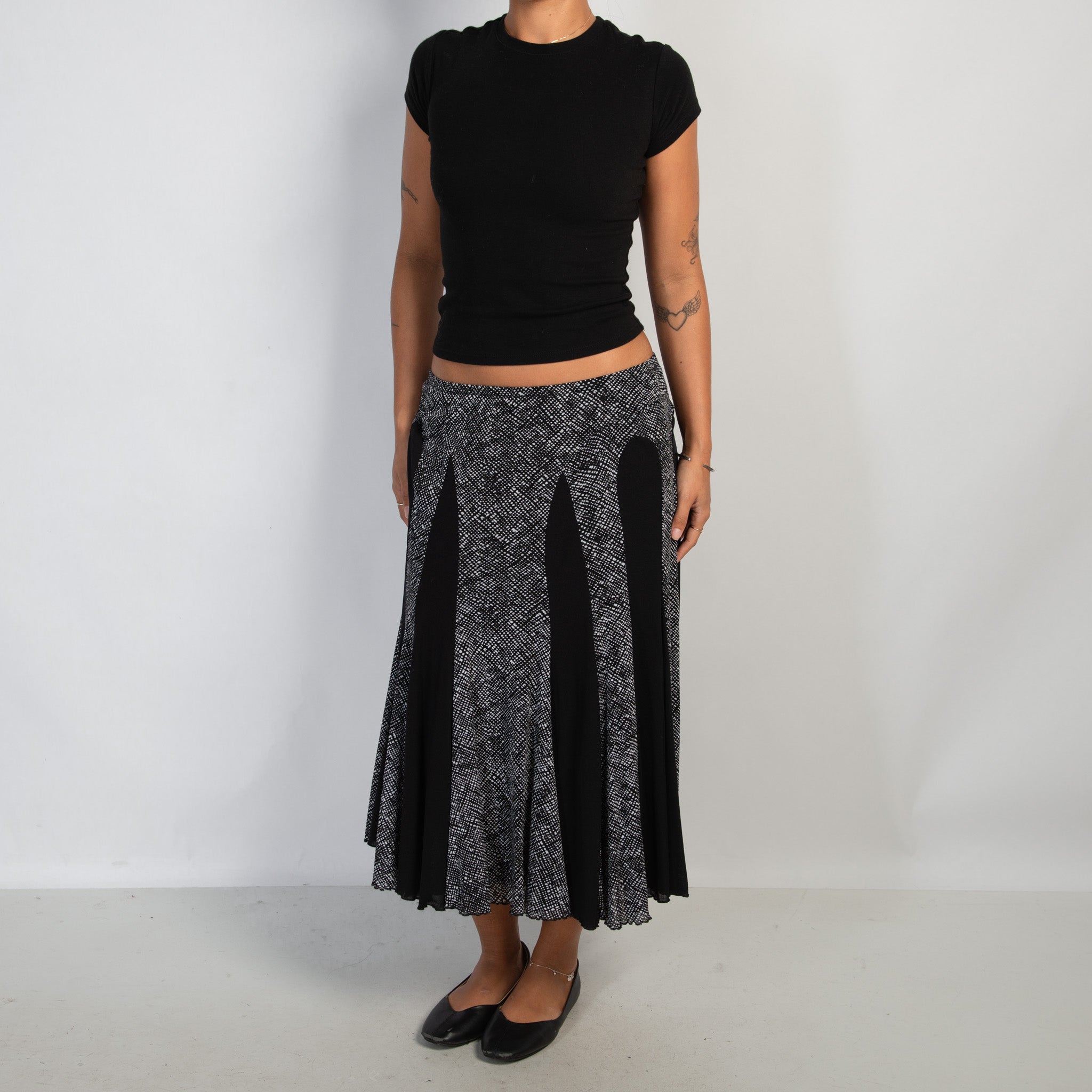 MESH PATTERN MIDI SKIRT