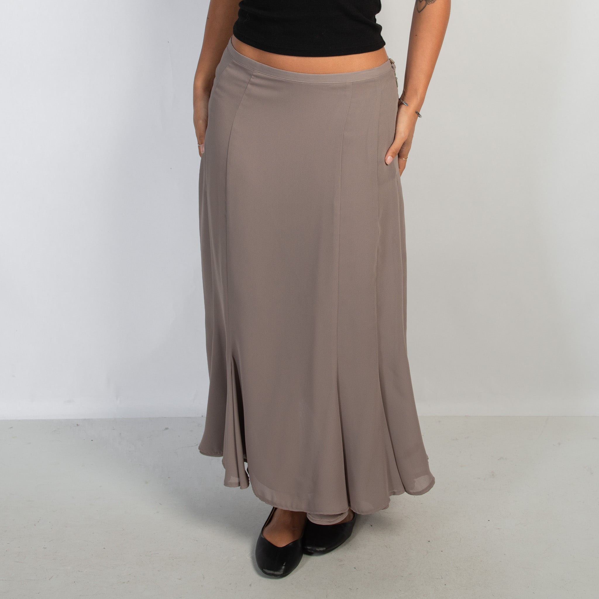 GREIGE LONGLINE SKIRT