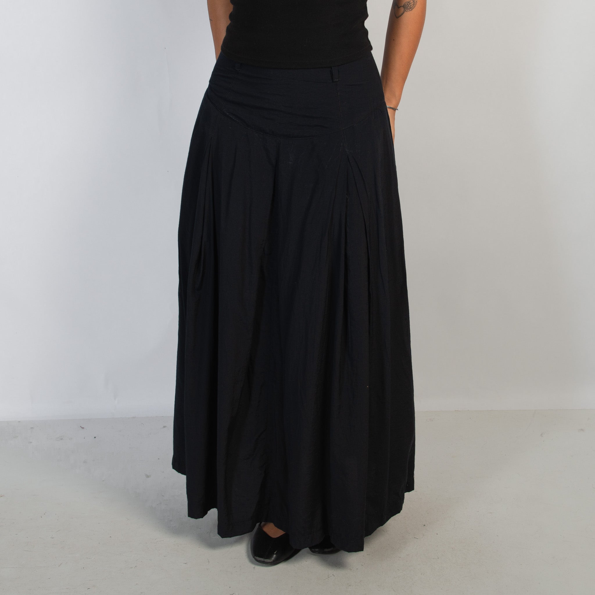 BLACK DROP WAIST MAXI SKIRT