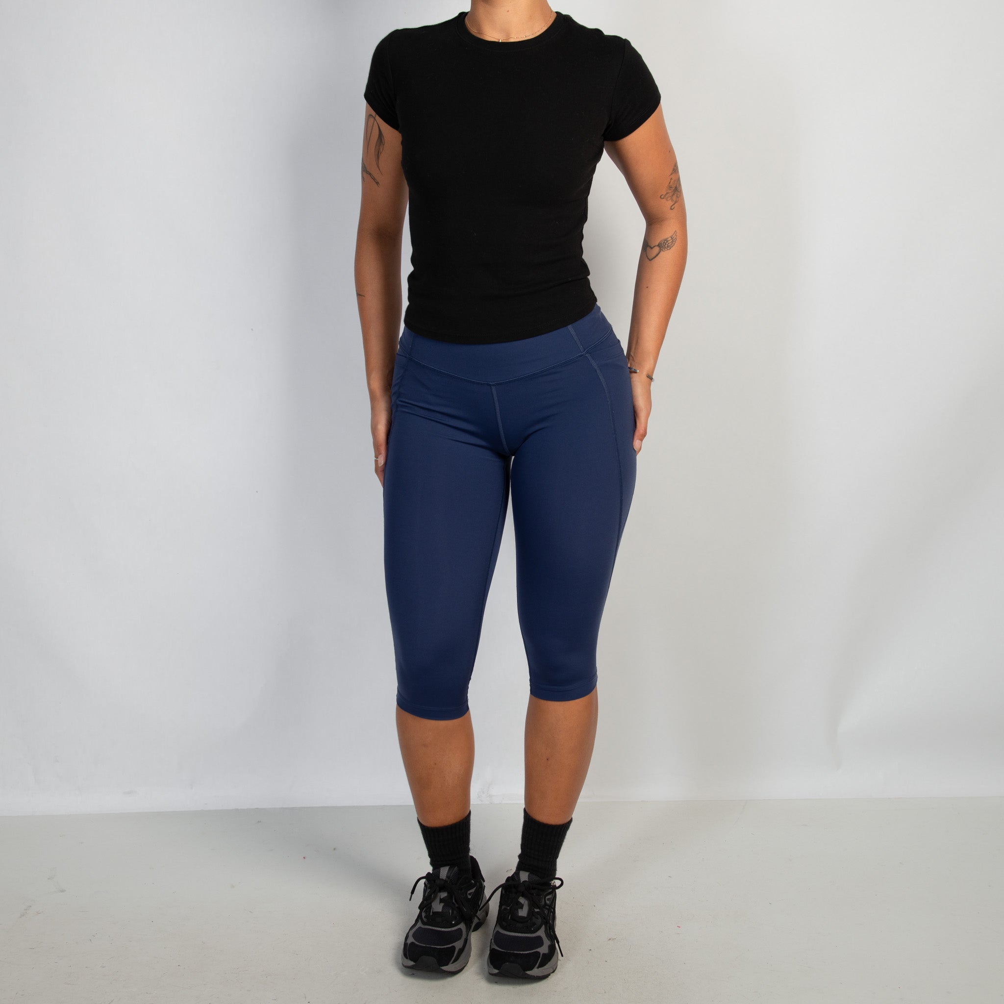 NAVY 3/4 TIGHTS
