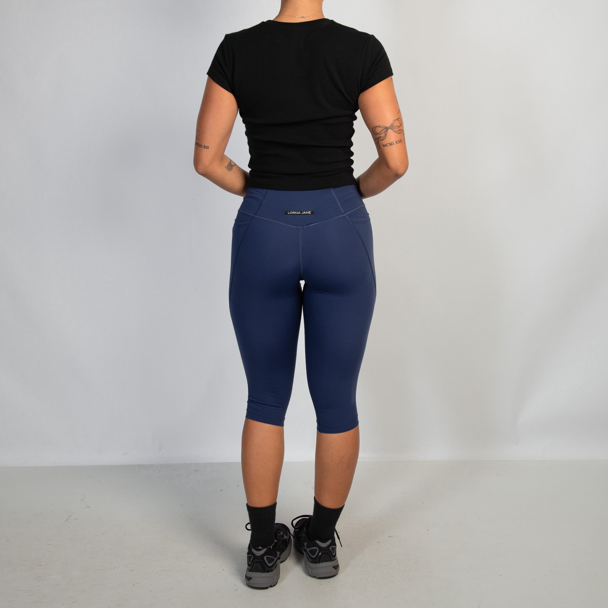NAVY 3/4 TIGHTS