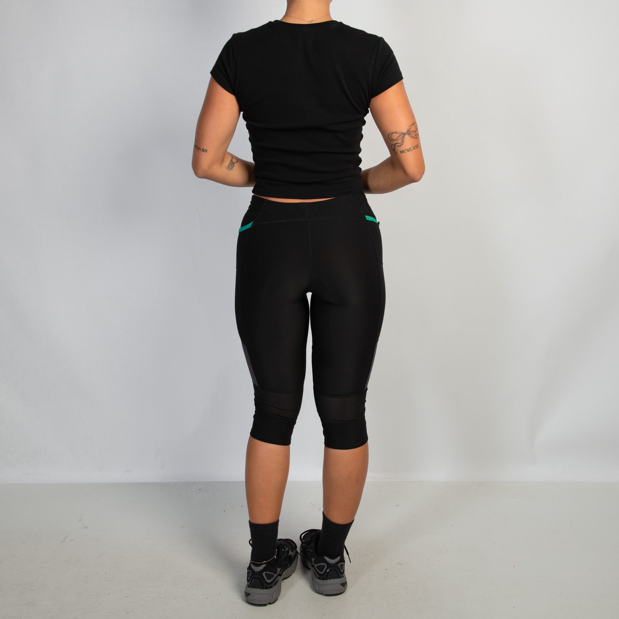 BLACK 3/4 TIGHTS