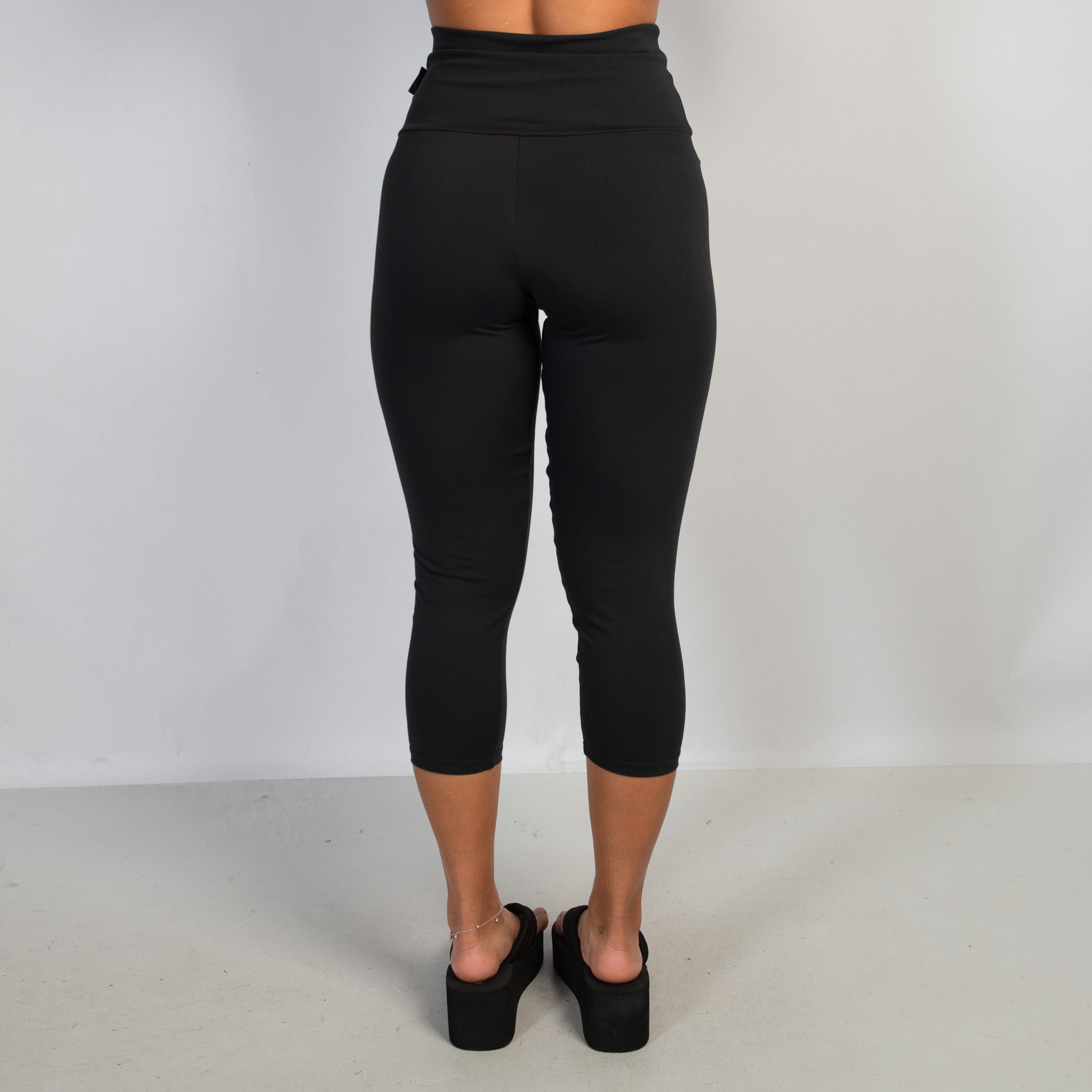 BLACK 3/4 TIGHTS