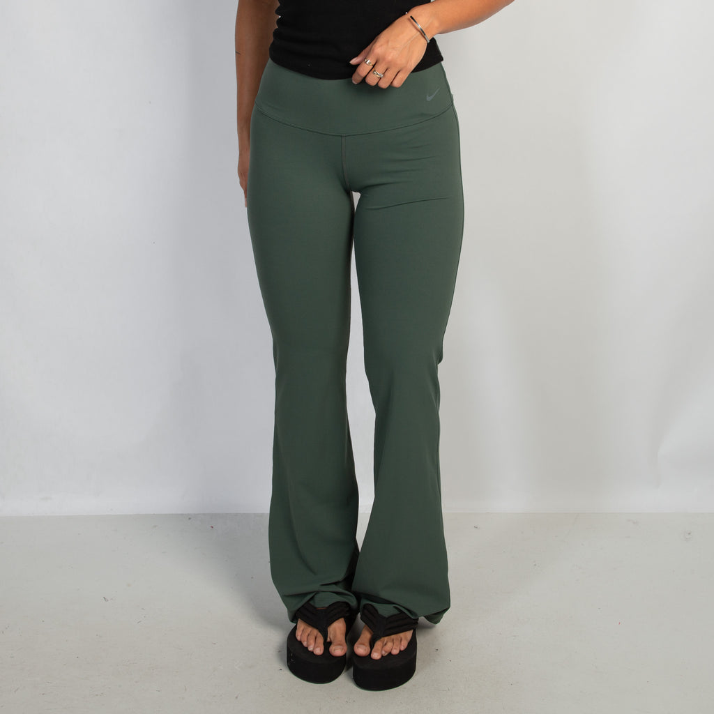 GREEN FLARE LEGGINGS