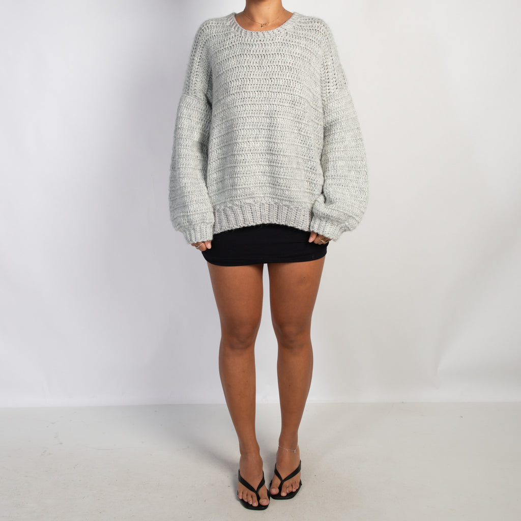 GREY CHUNKY KNIT SWEATER