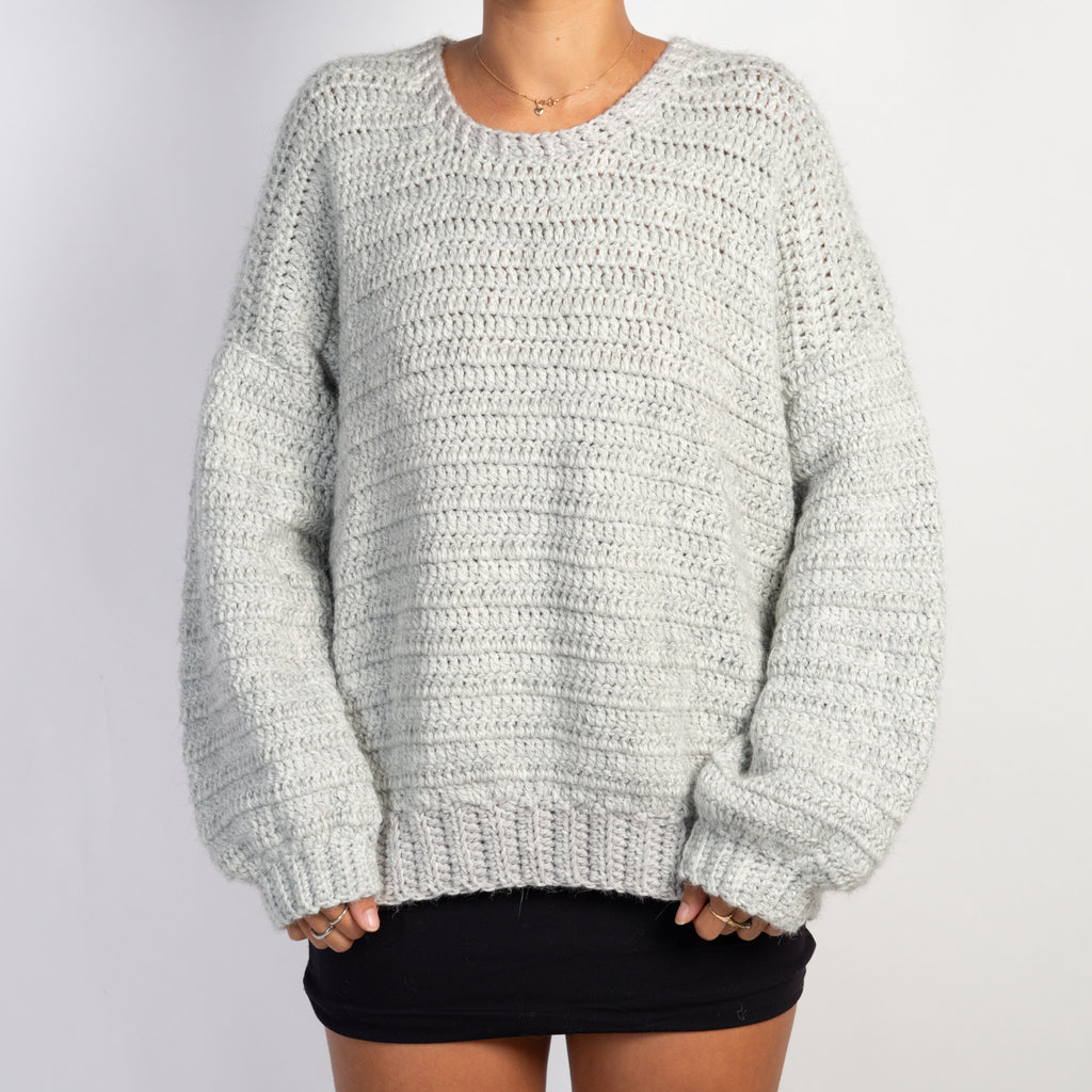 GREY CHUNKY KNIT SWEATER