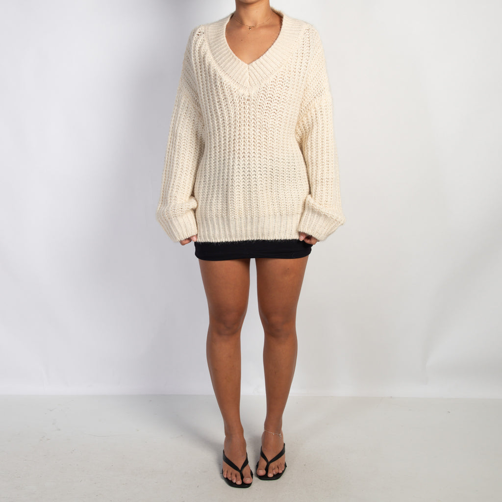 CREAM CHUNKY KNIT SWEATER