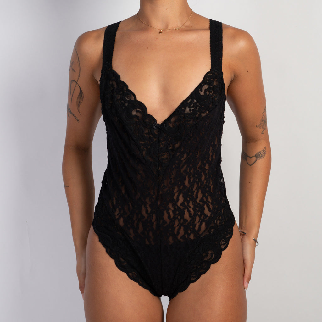 BLACK LACE BODYSUIT