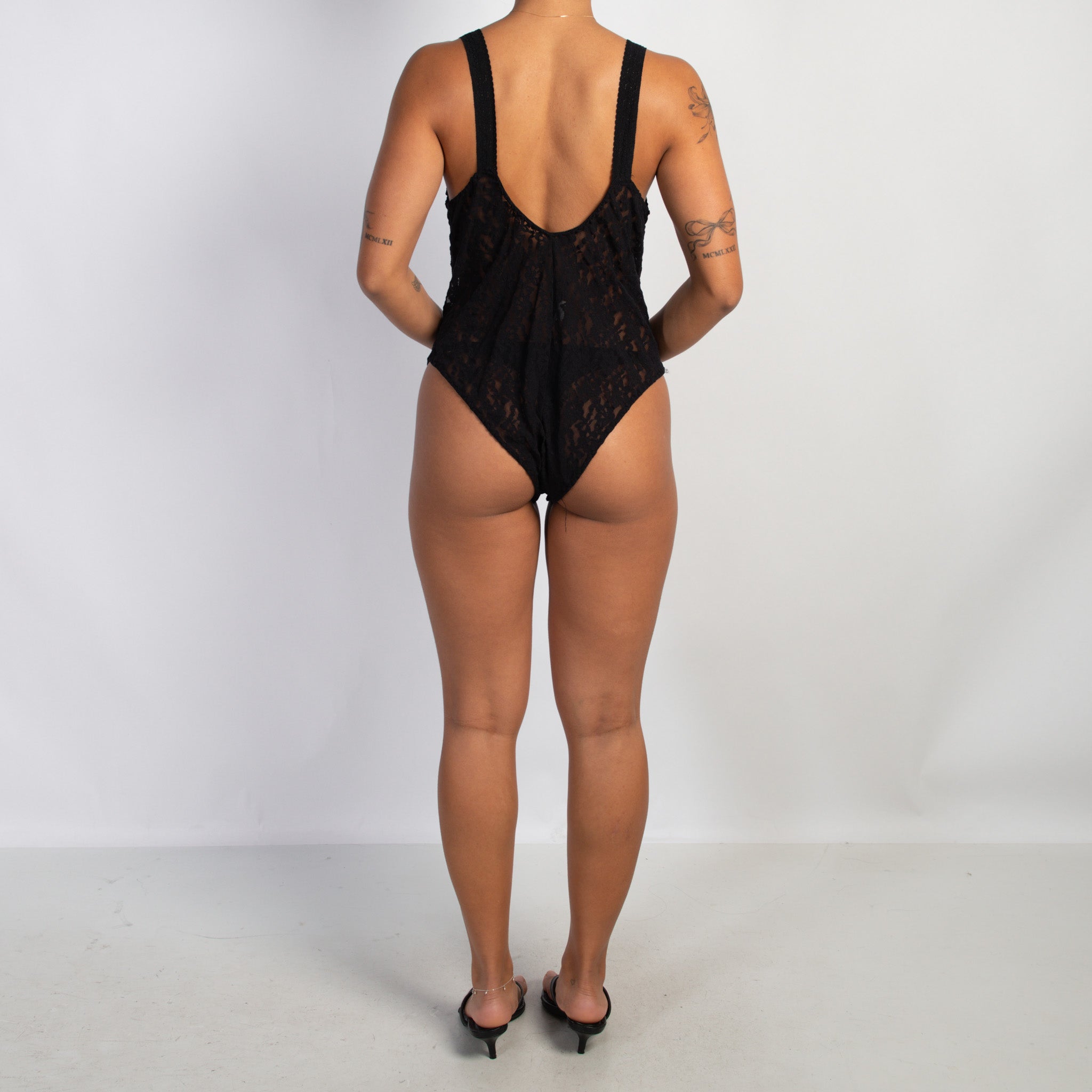 BLACK LACE BODYSUIT