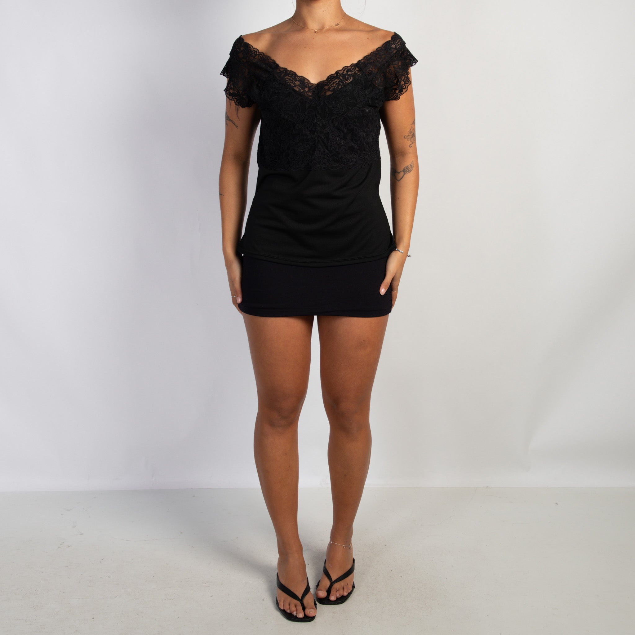 BLACK LACE TOP