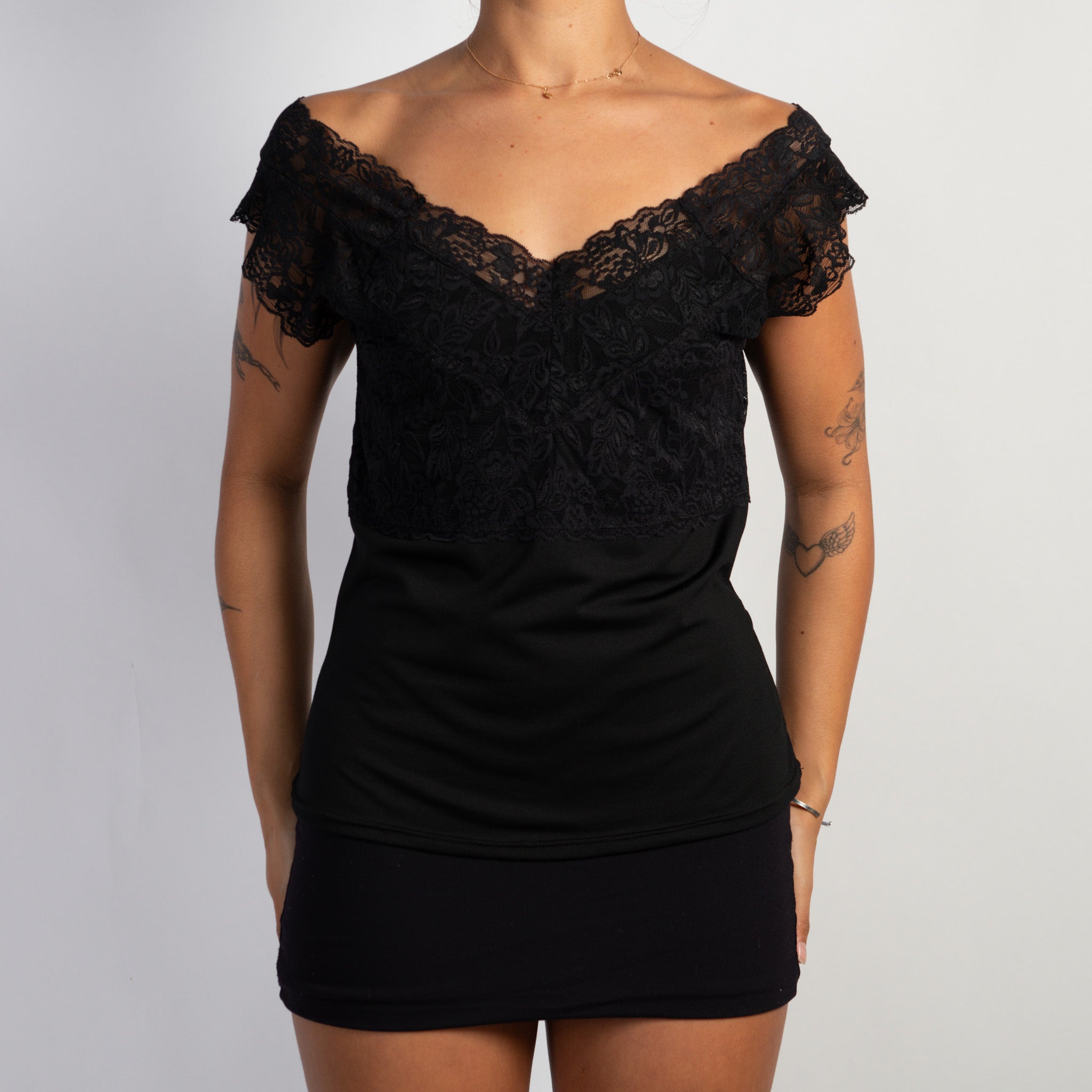 BLACK LACE TOP