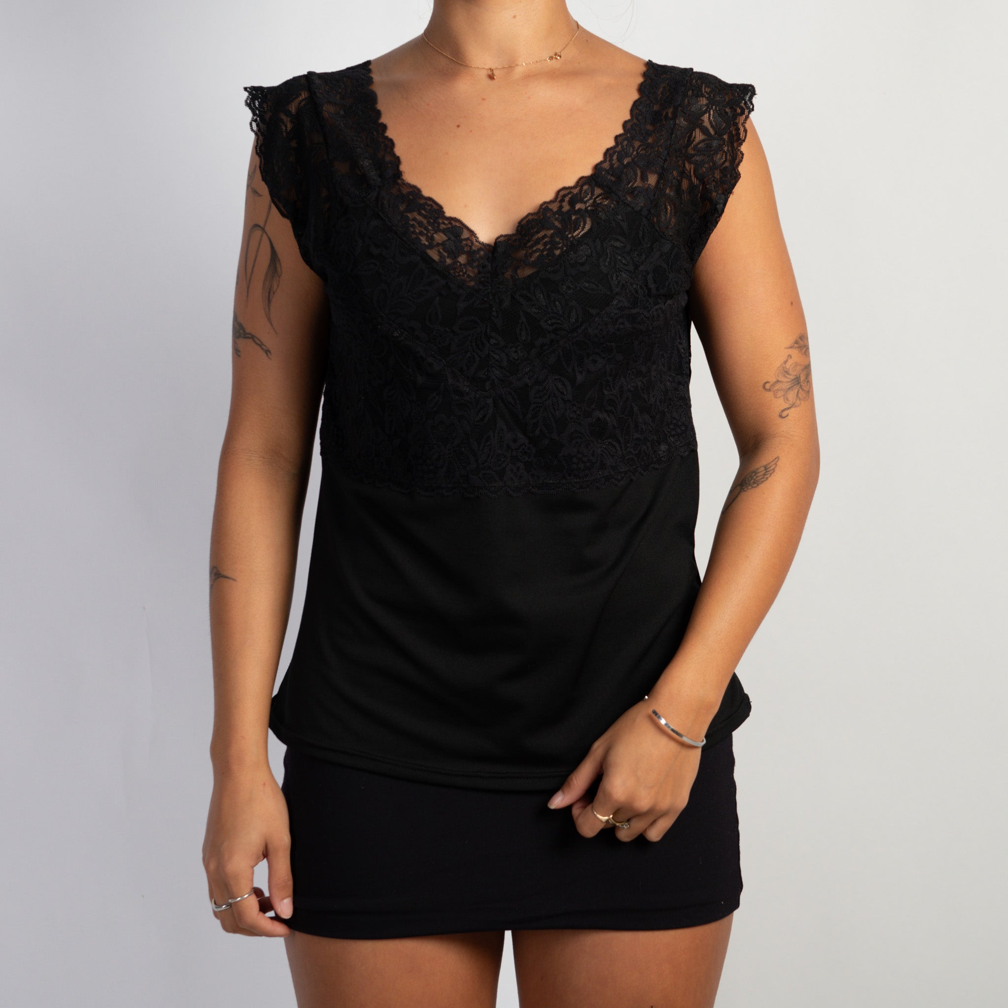 BLACK LACE TOP