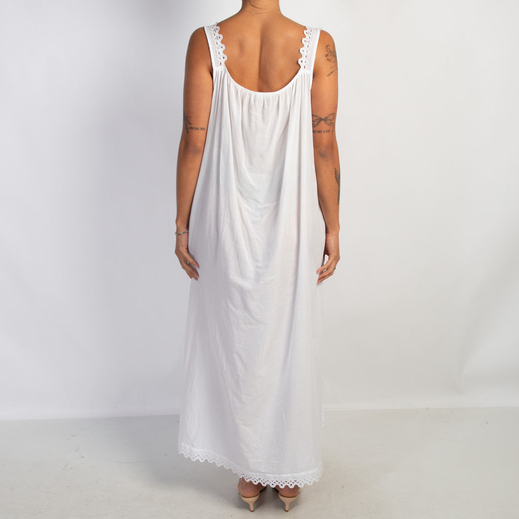 WHITE COTTON NIGHTGOWN