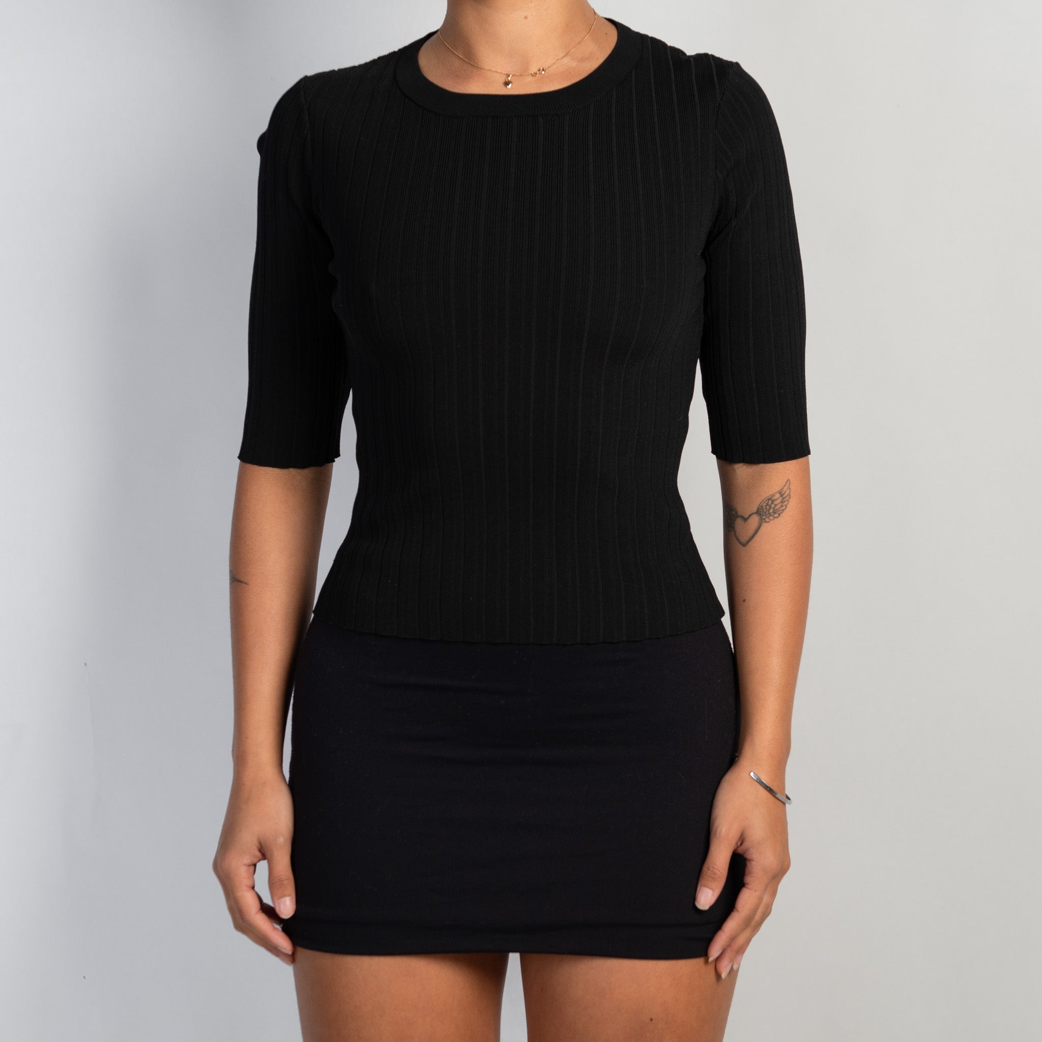 BLACK 1/2 SLEEVE TOP
