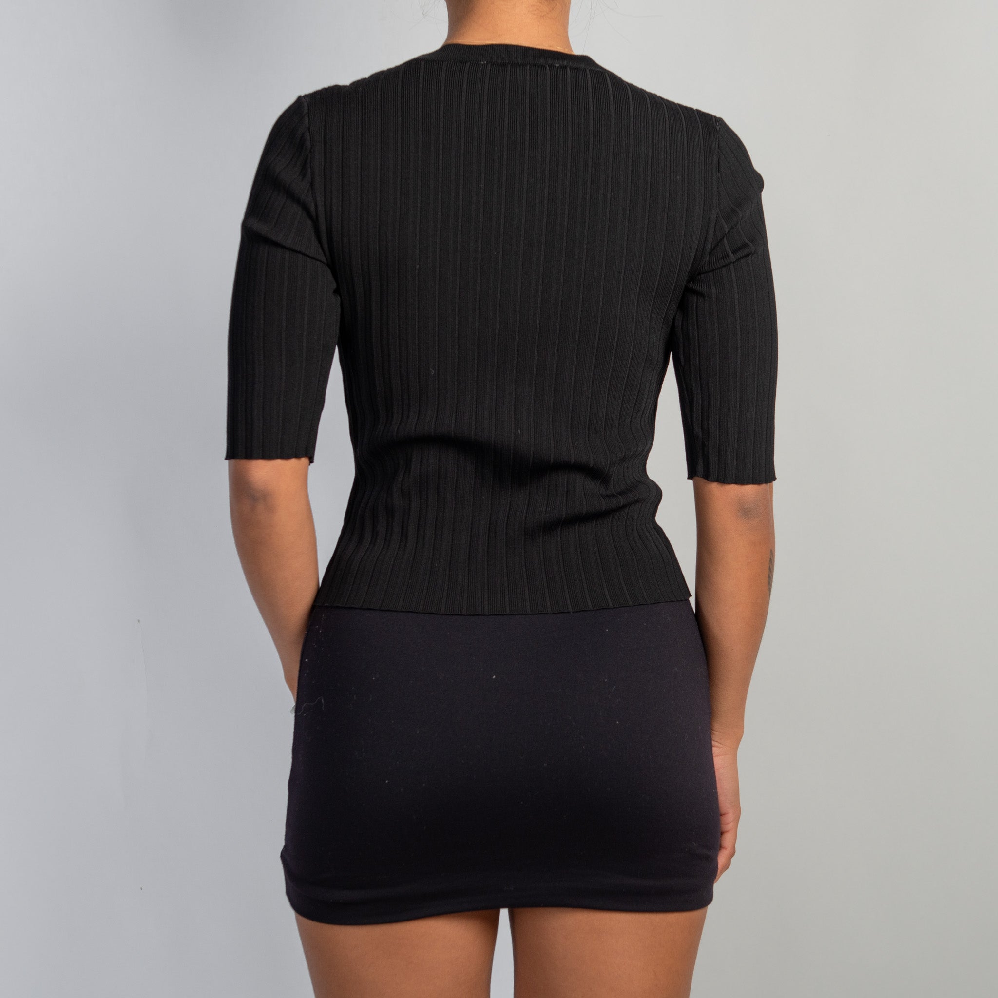 BLACK 1/2 SLEEVE TOP