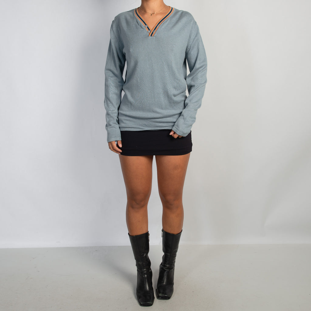 BLUE THIN KNIT SWEATER