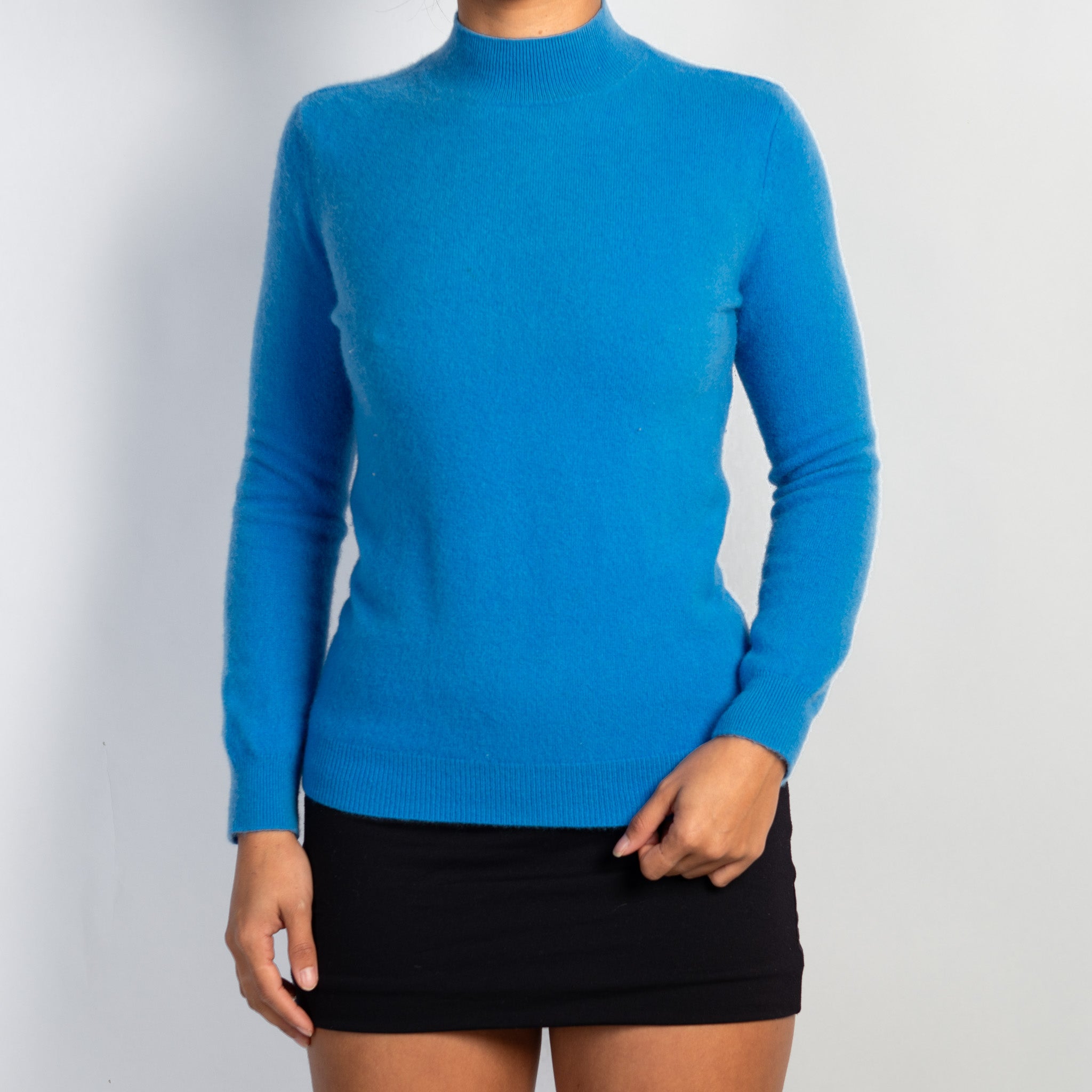 BLUE WOOL KNIT SWEATER