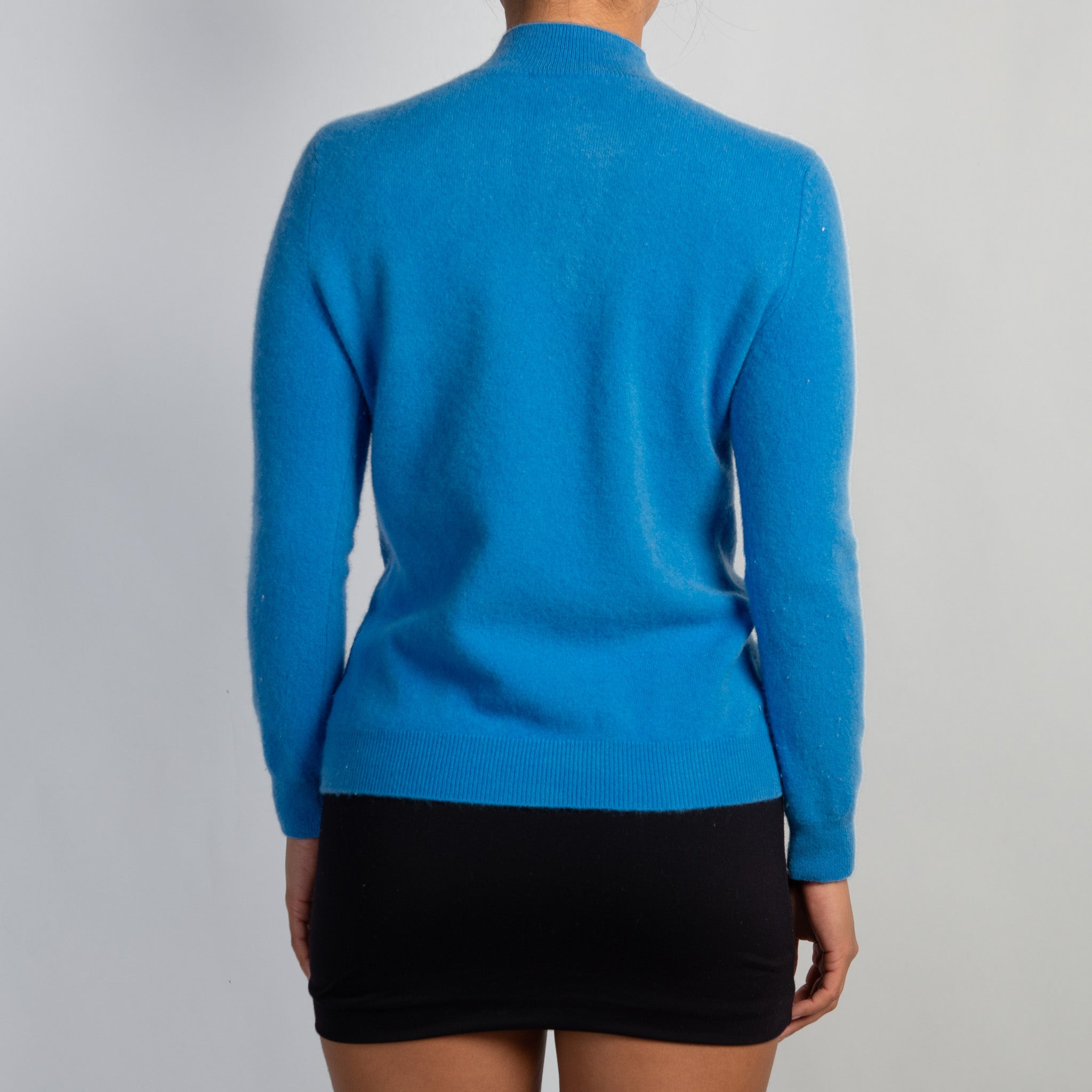 BLUE WOOL KNIT SWEATER