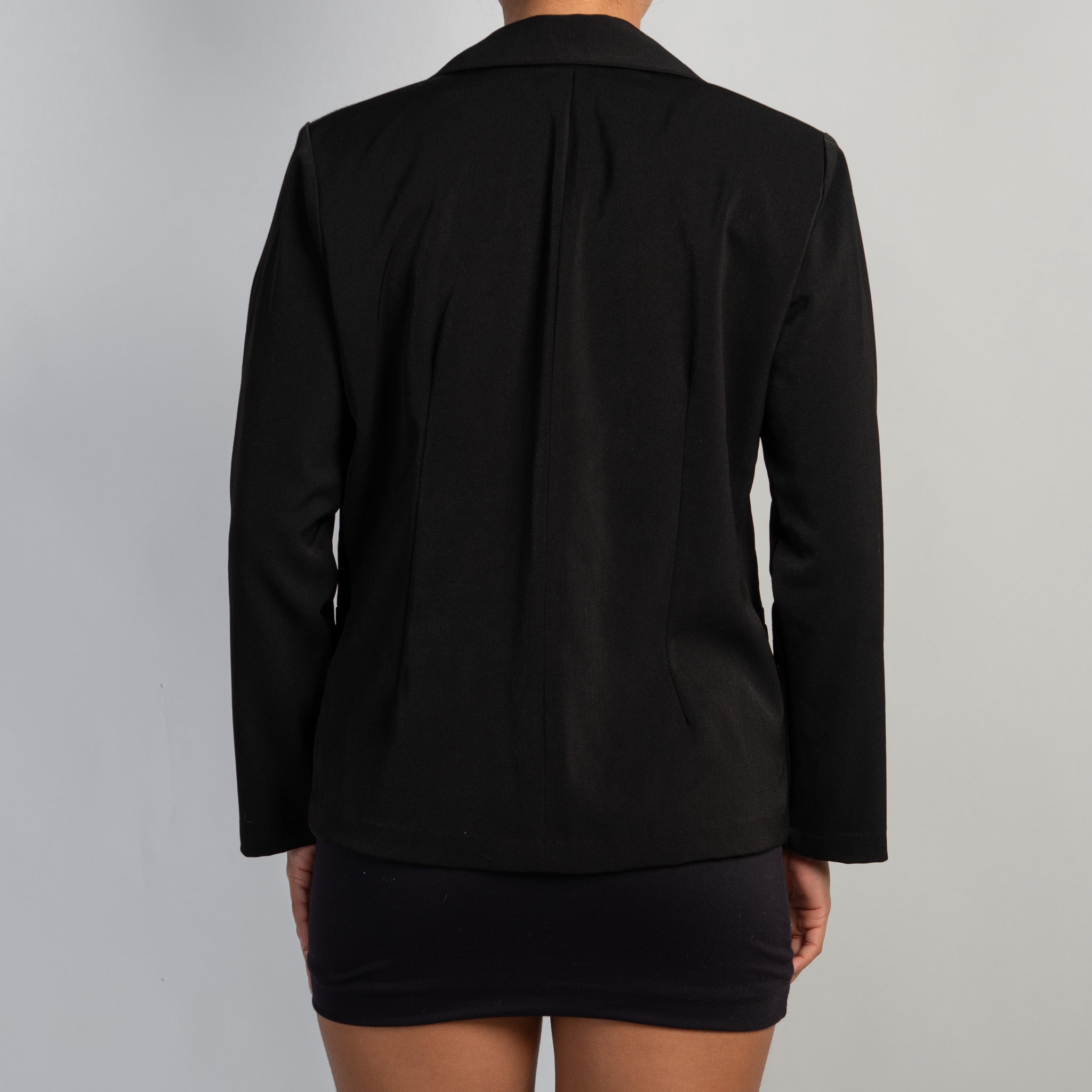 CLASSIC BLACK BLAZER