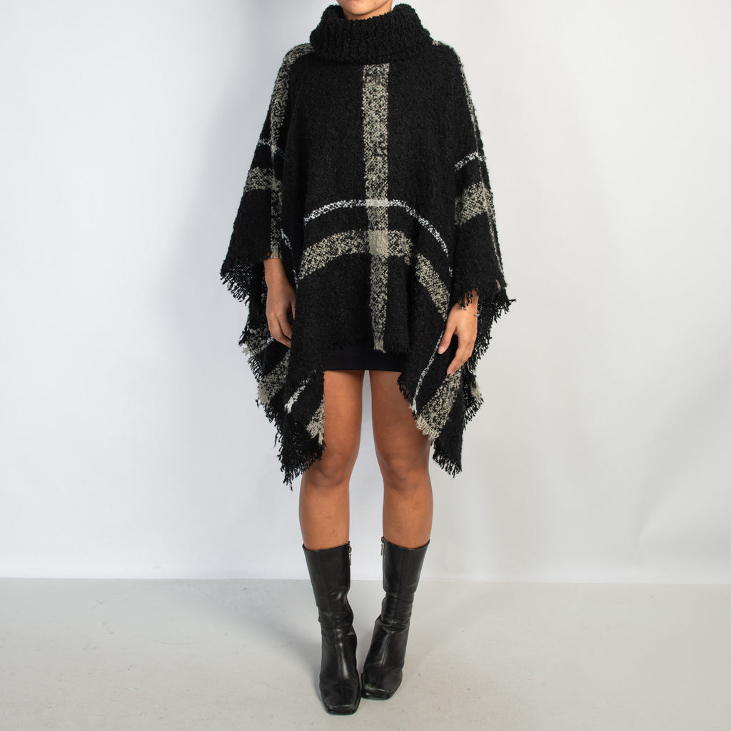 KNIT TURTLENECK PONCHO