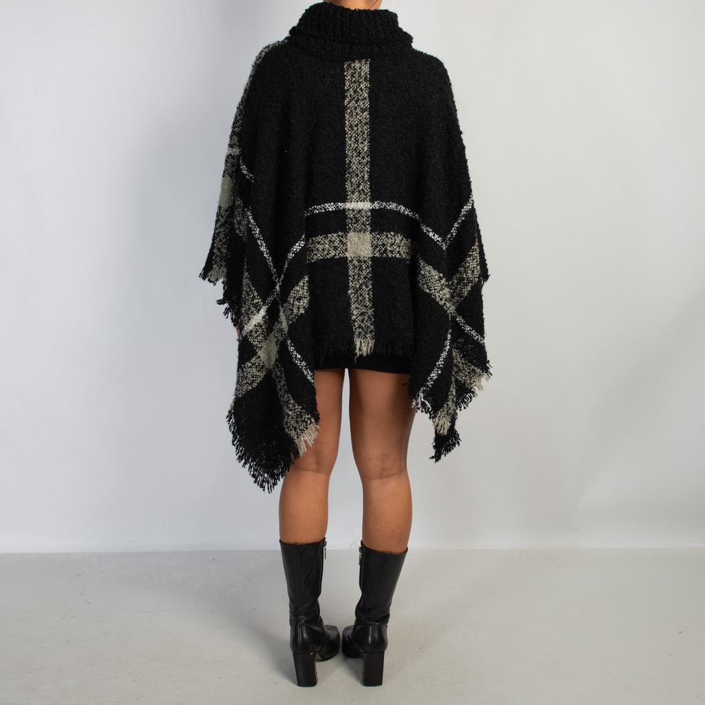KNIT TURTLENECK PONCHO