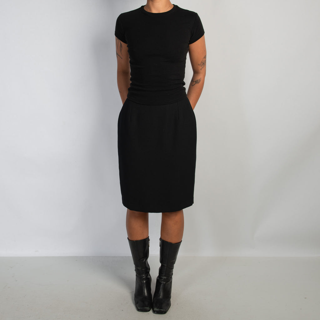 BLACK KNEE LENGTH SKIRT
