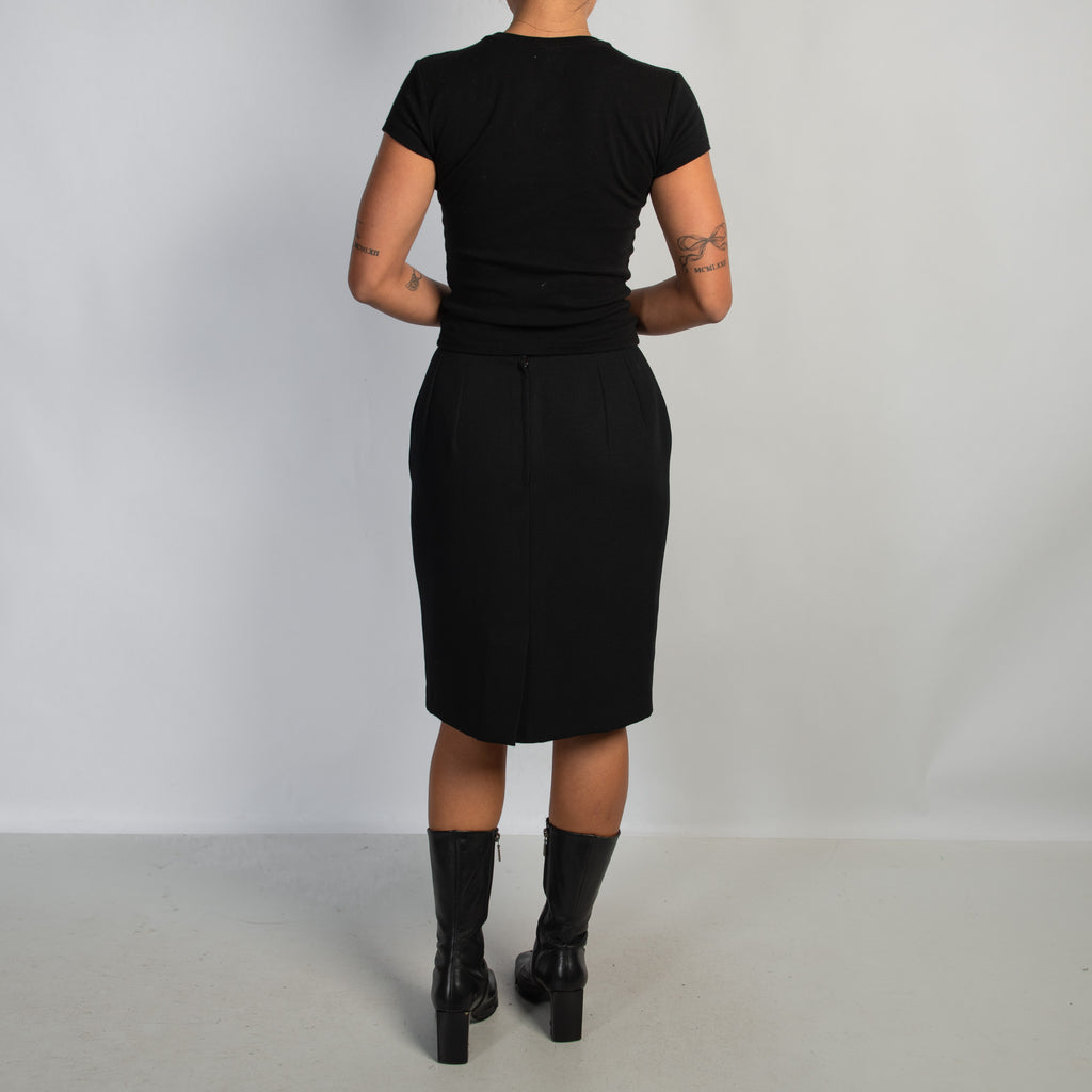 BLACK KNEE LENGTH SKIRT