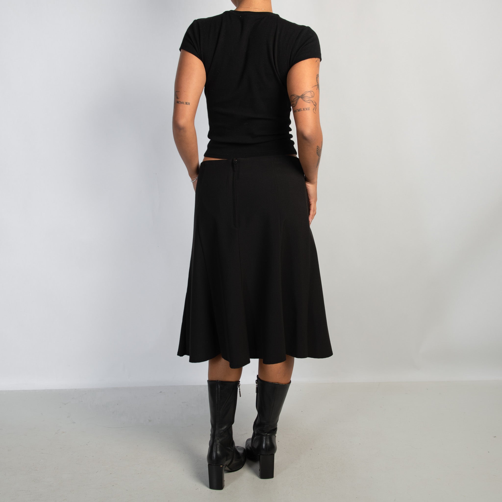 BLACK MIDI SKIRT