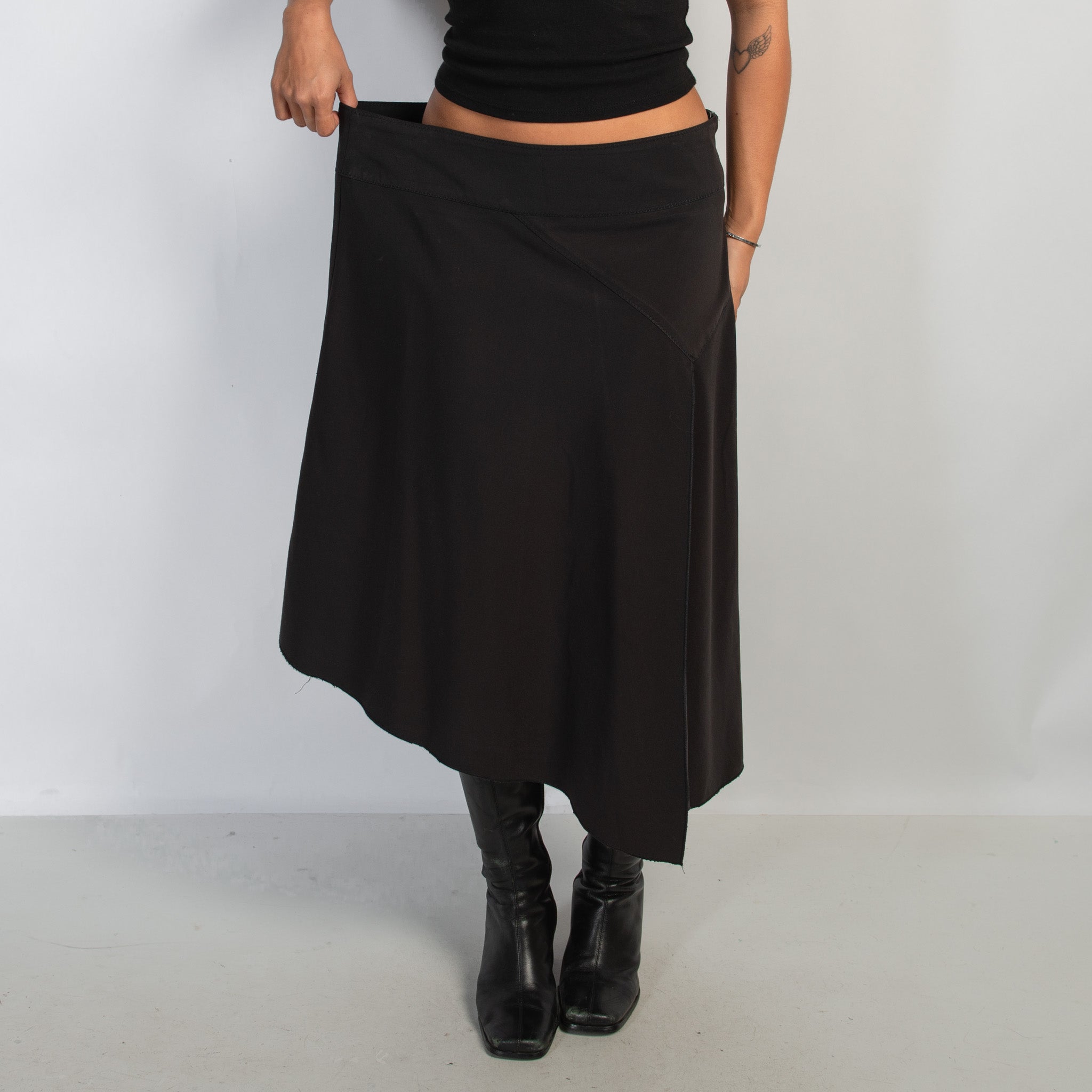 ASYMMETRIC MIDI SKIRT