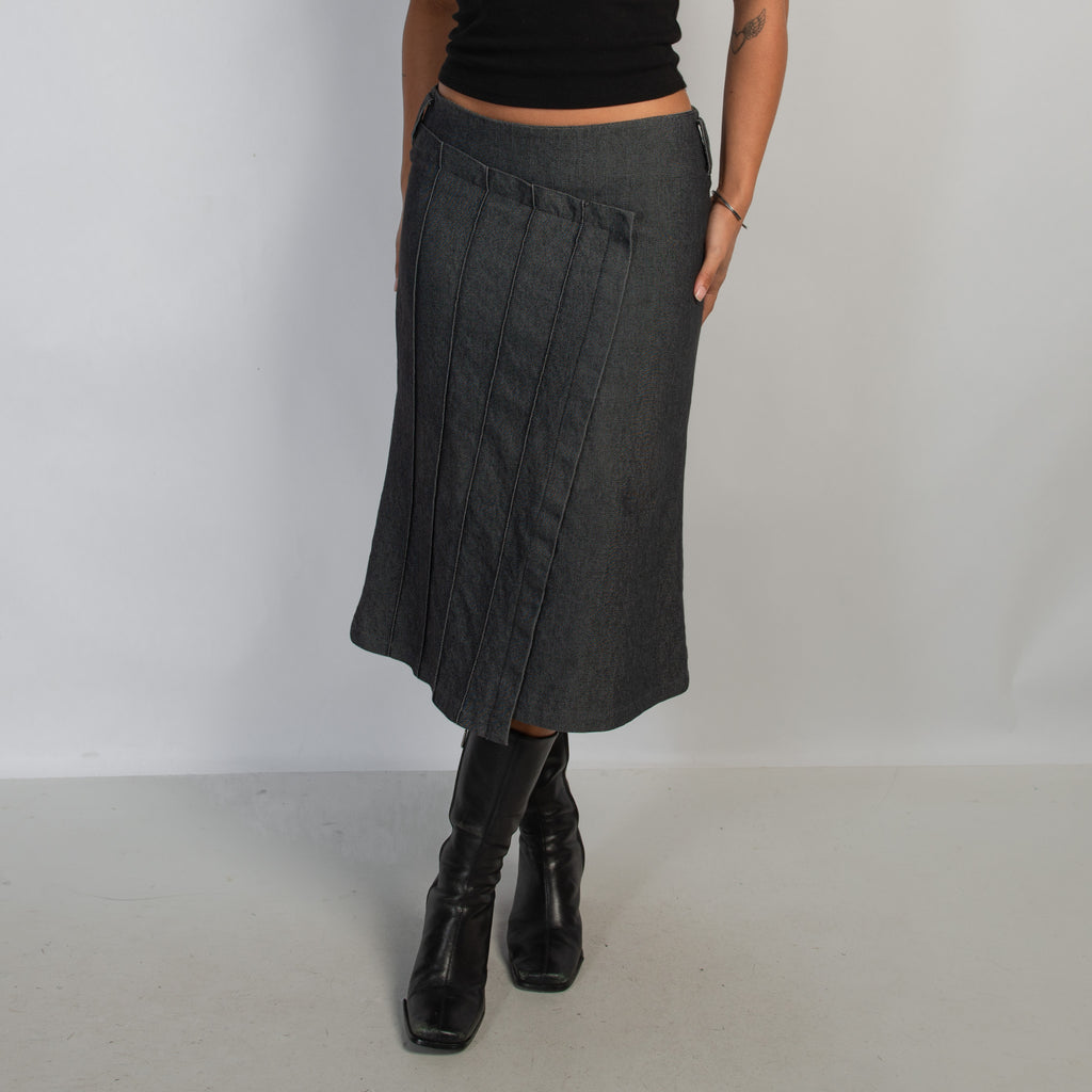 ASYMMETRIC MIDI SKIRT