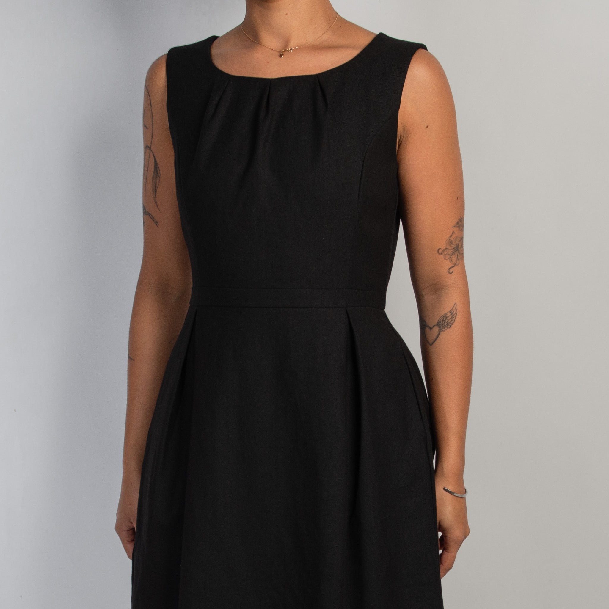 BLACK WOOL MIDI DRESS