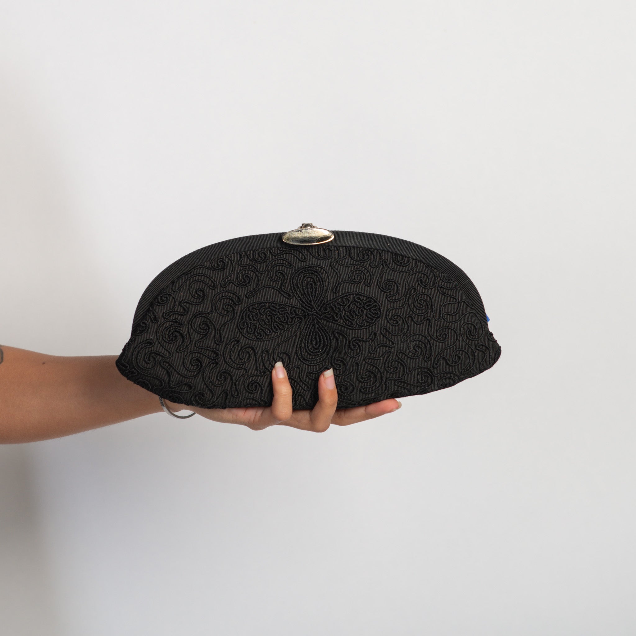 BLACK TEXTURED PURSE