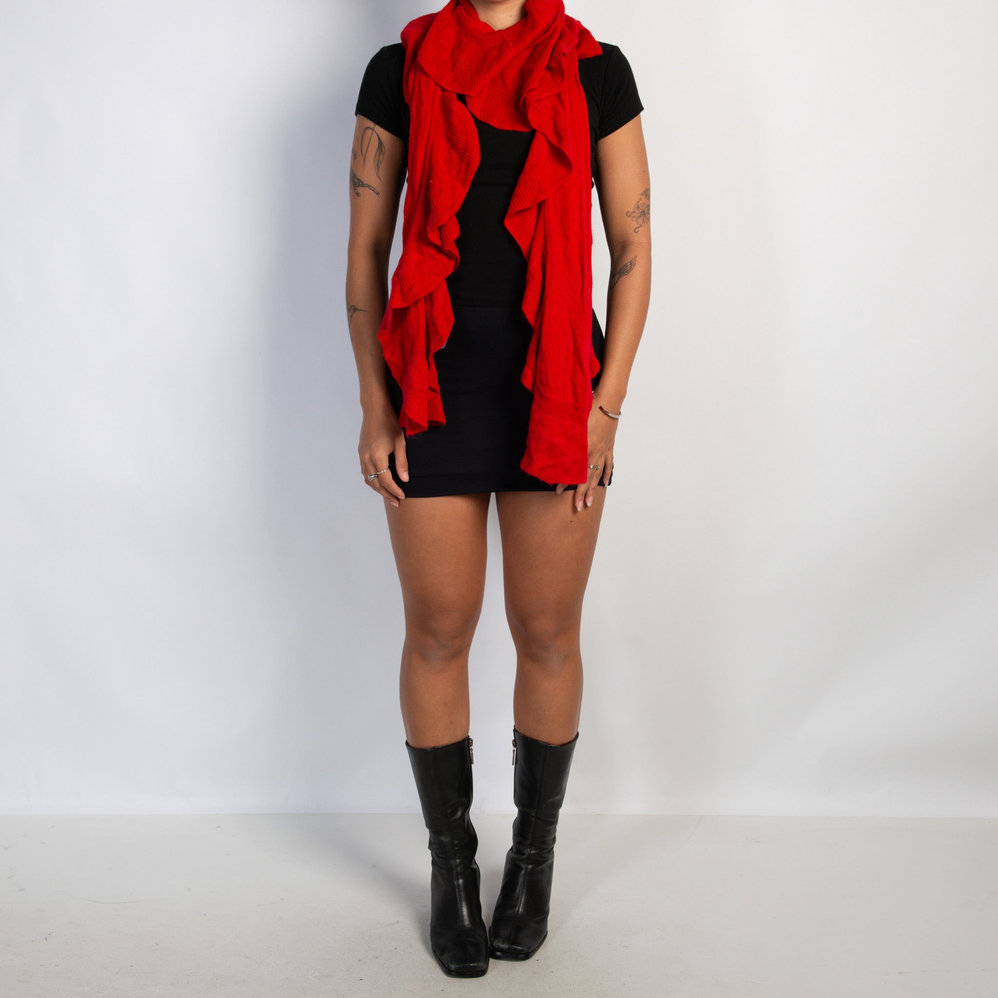 RED RUFFLE SCARF