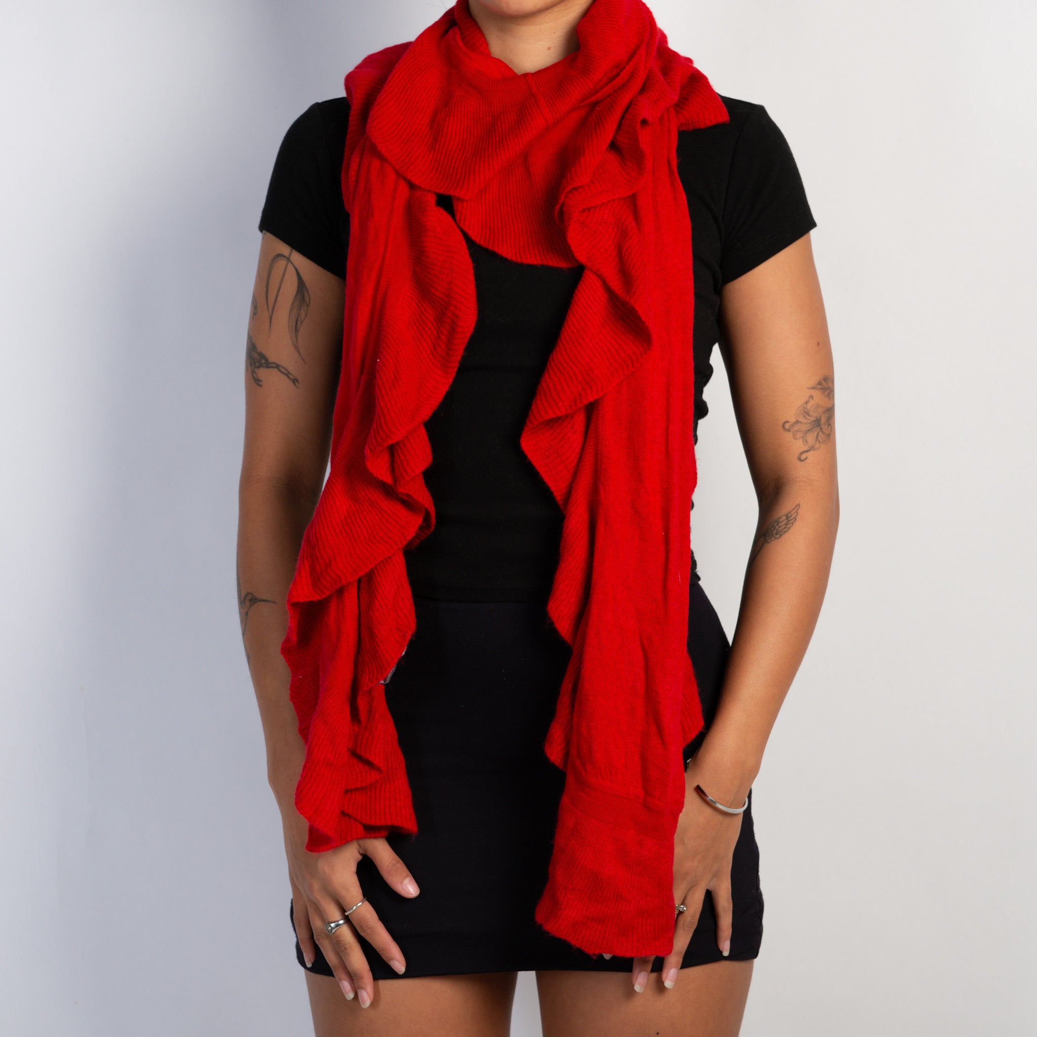 RED RUFFLE SCARF