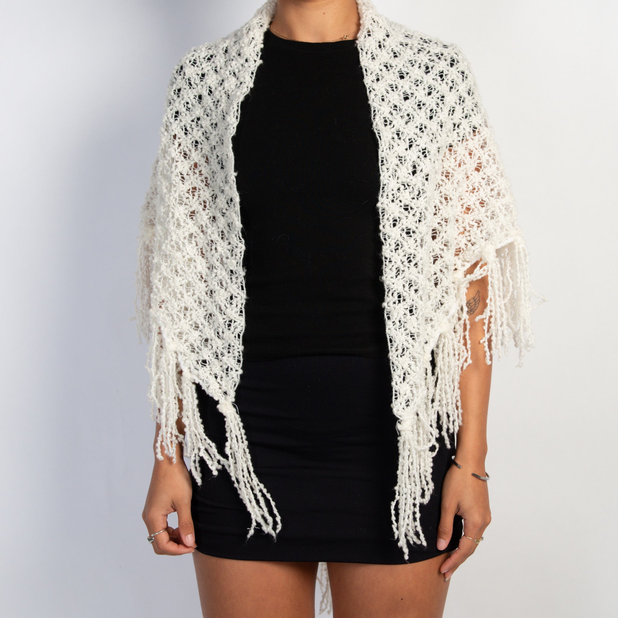 WHITE TRIANGLE SCARF / SHAWL